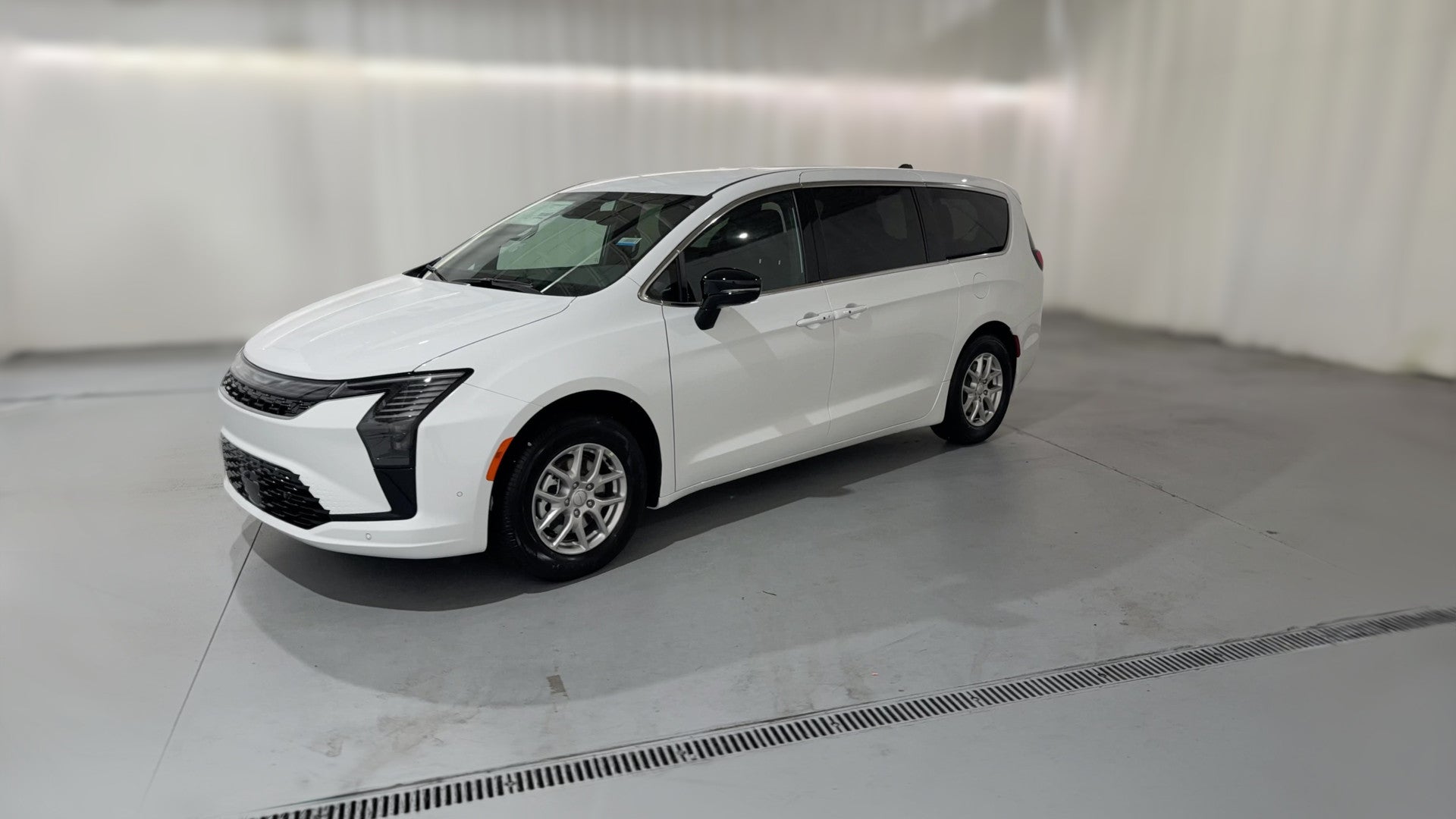 2027 Chrysler Pacifica vehicle photo