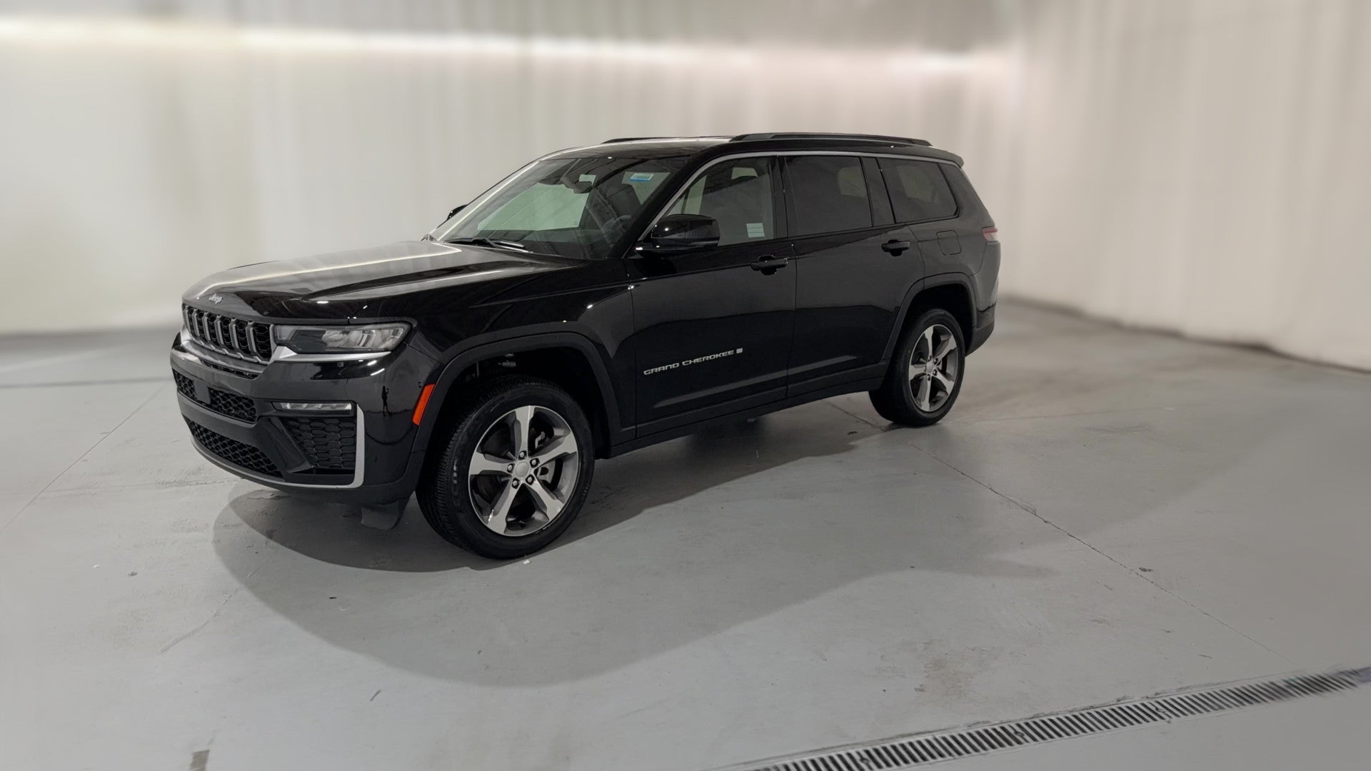 2026 Jeep Grand Cherokee L vehicle photo