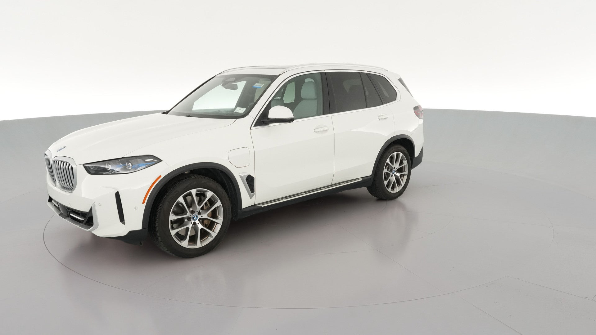 2024 BMW X5 vehicle photo