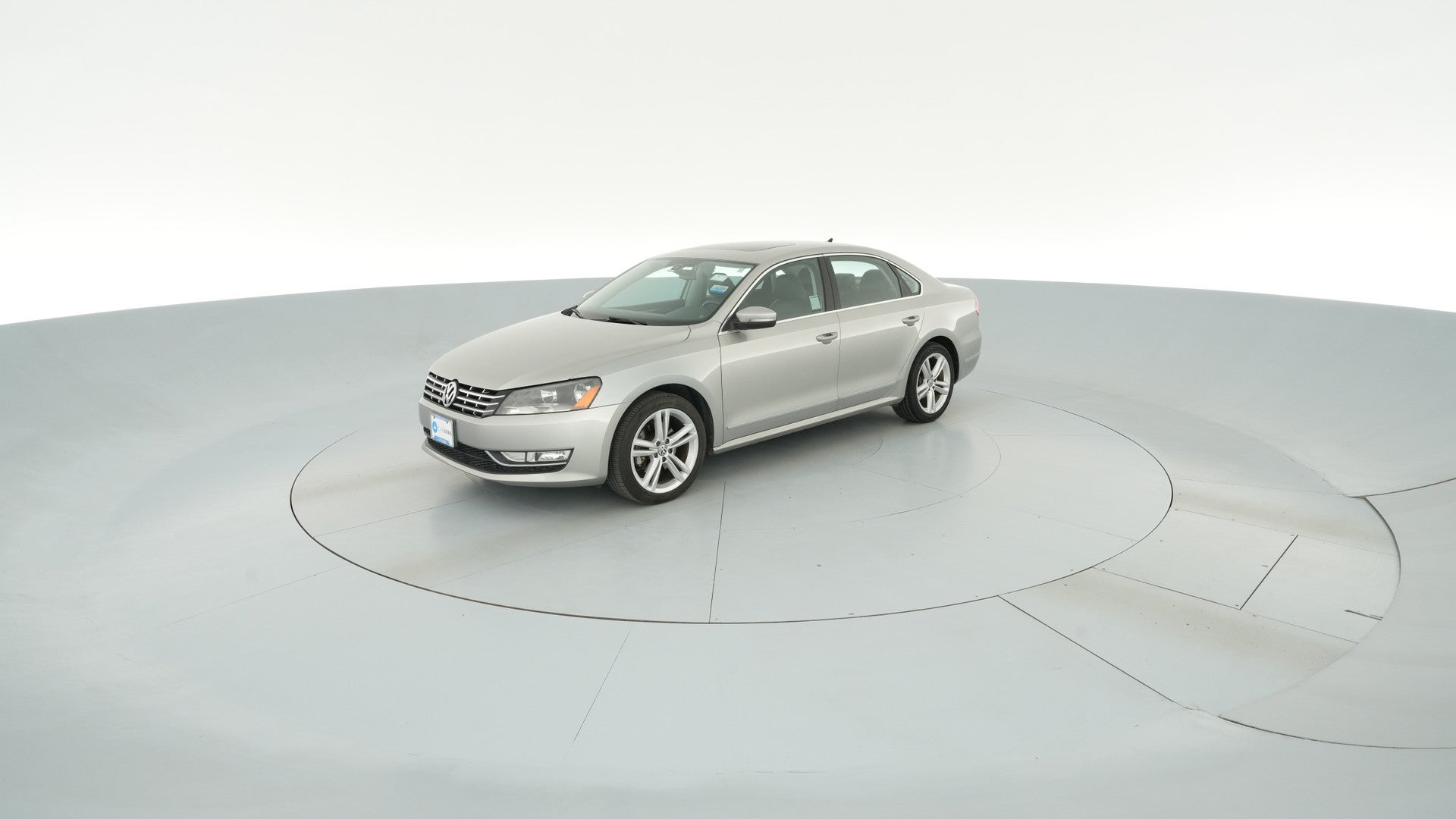 2014 Volkswagen Passat vehicle photo