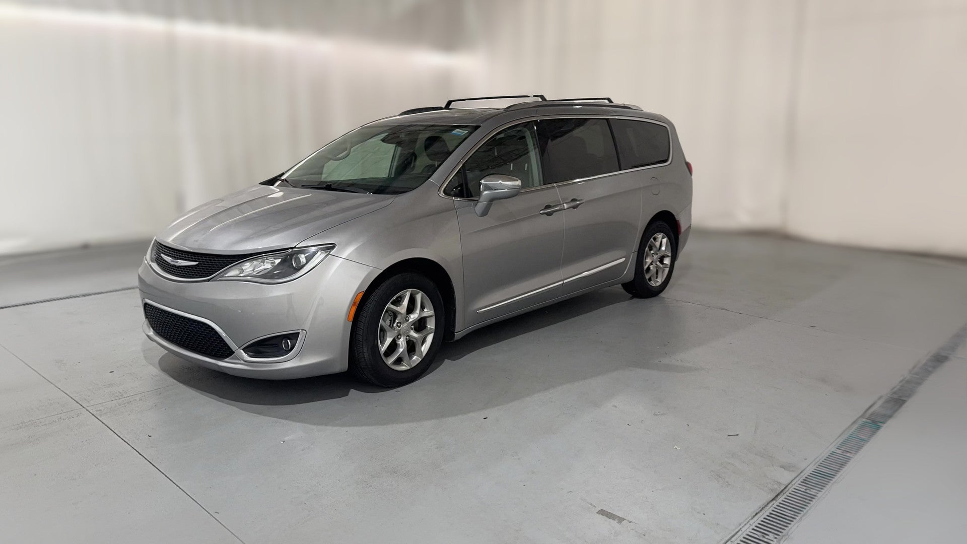 2018 Chrysler Pacifica vehicle photo