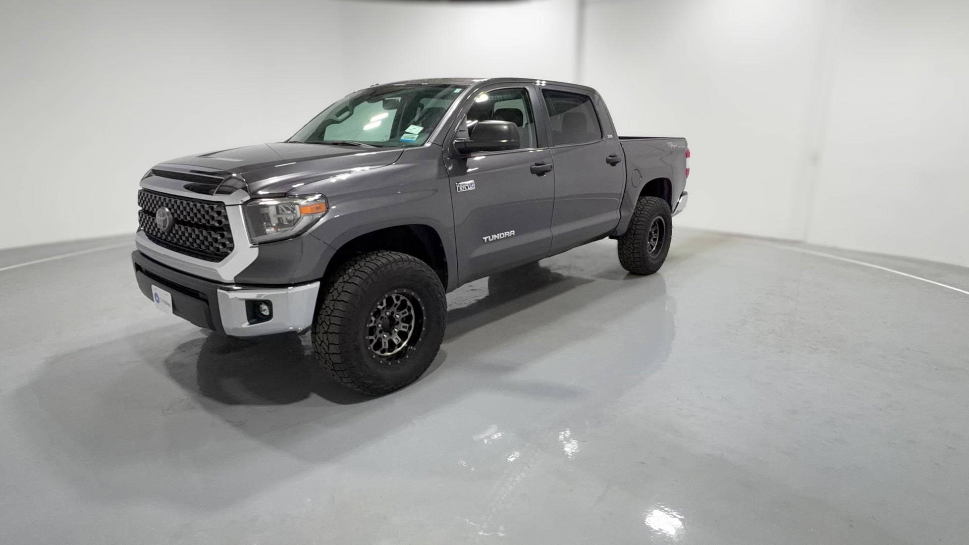2018 Toyota Tundra CrewMax vehicle photo