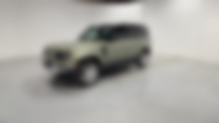 2022 Land Rover Defender 110 vehicle photo