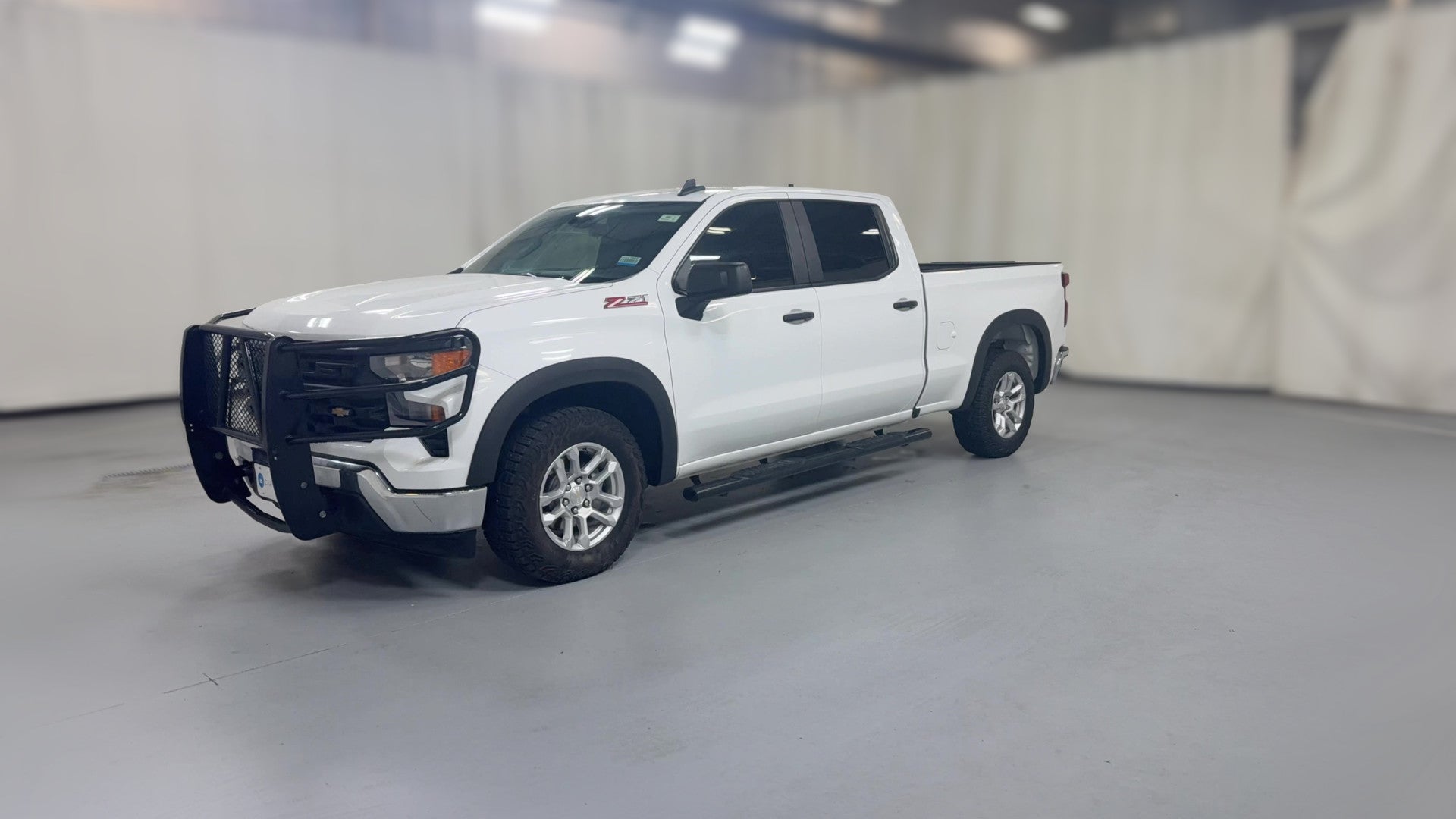 2023 Chevrolet Silverado 1500 Crew Cab vehicle photo