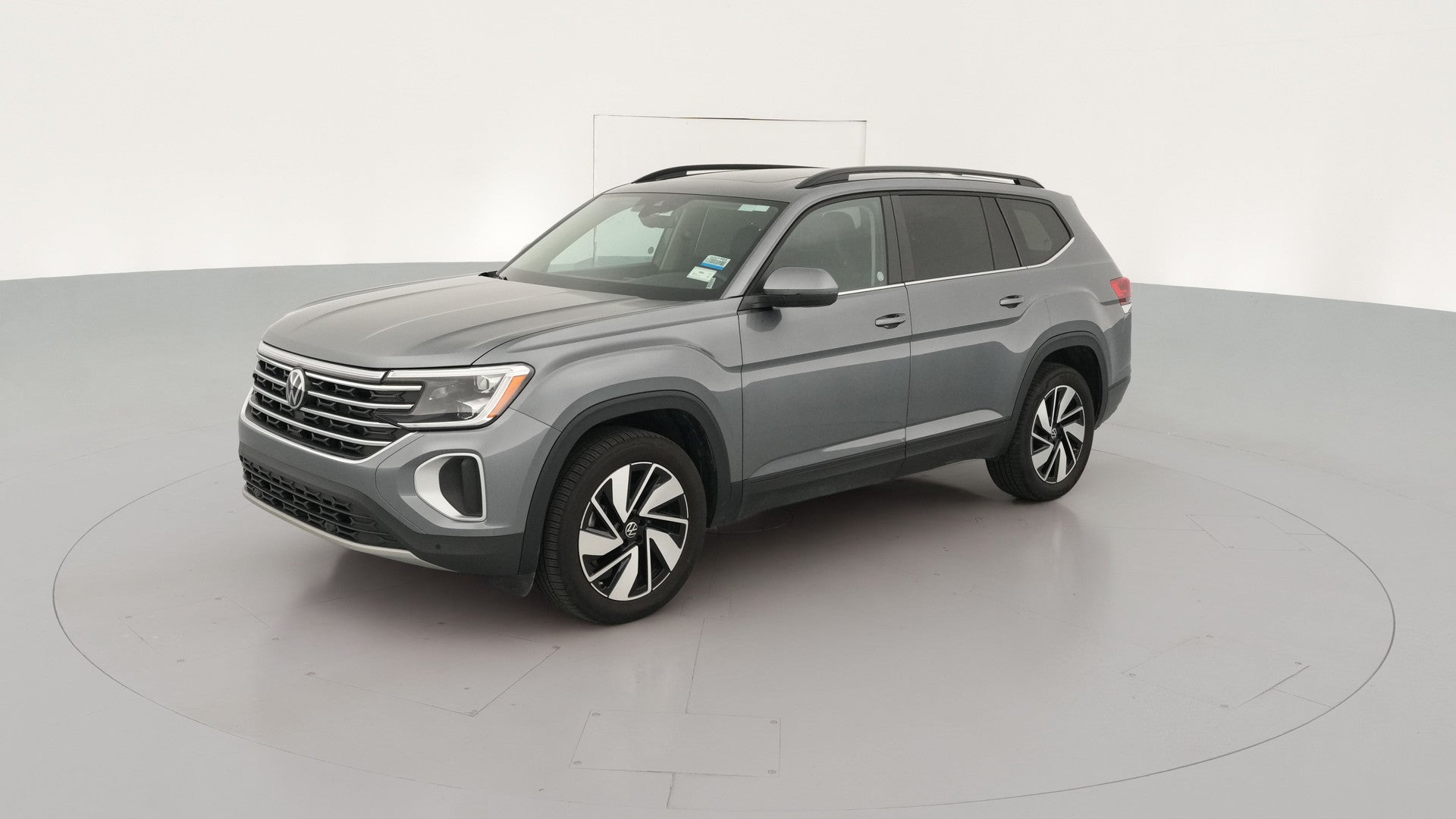 2025 Volkswagen Atlas vehicle photo
