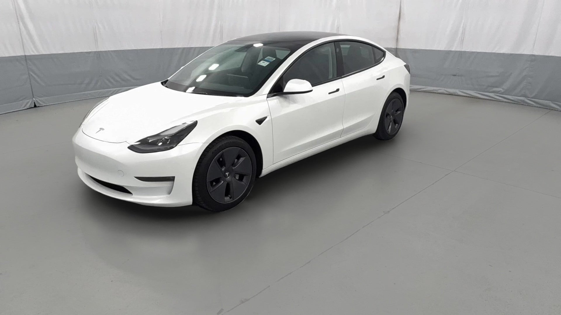 2022 Tesla Model 3 vehicle photo