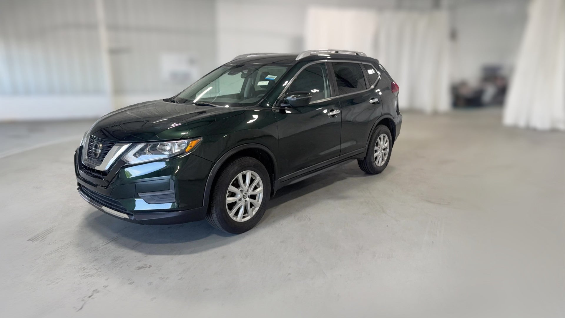 2019 Nissan Rogue vehicle photo
