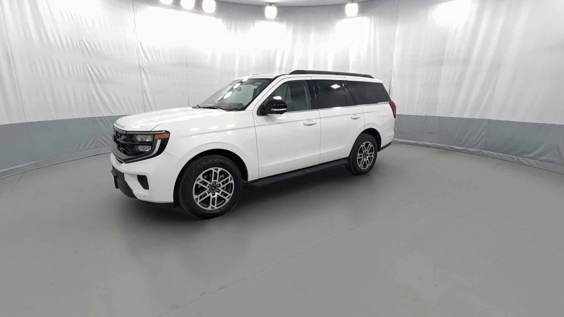 2025 Ford Expedition vehicle photo