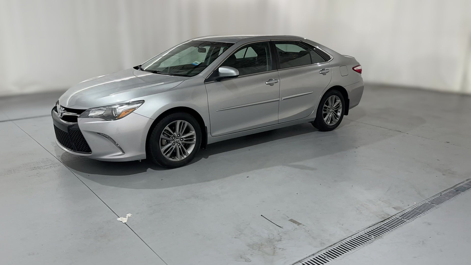 2017 Toyota Camry vehicle photo