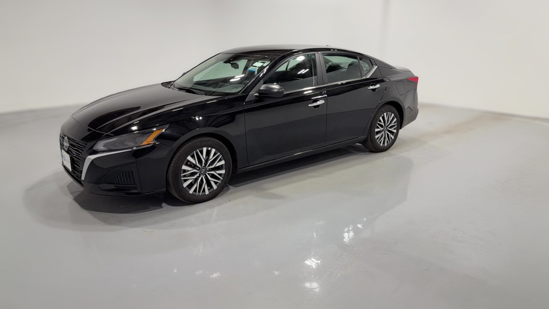 2025 Nissan Altima vehicle photo