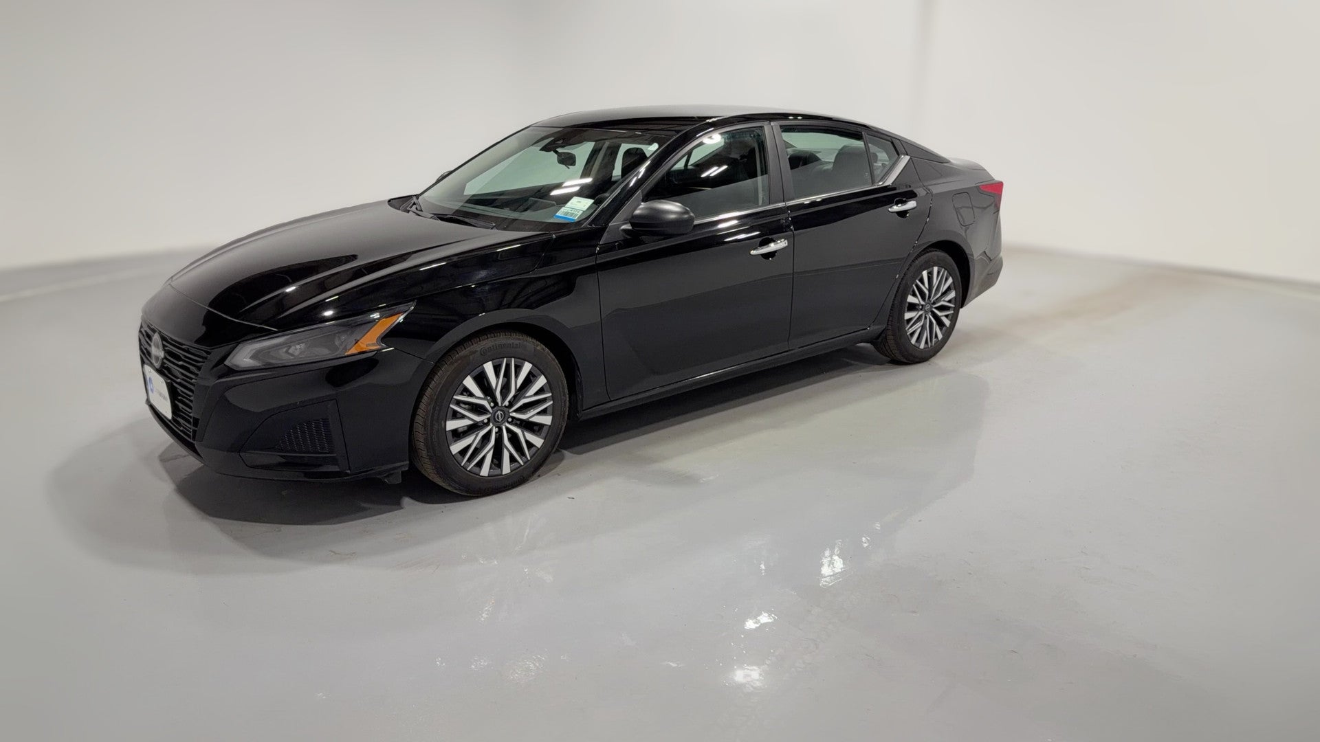 2025 Nissan Altima vehicle photo