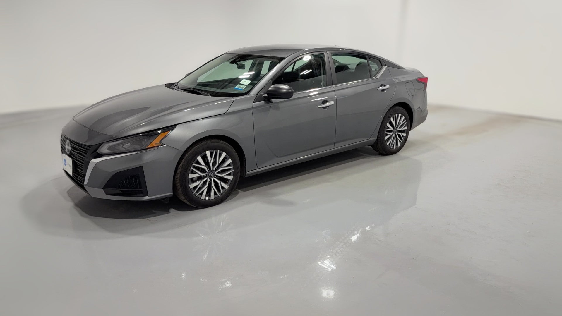 2025 Nissan Altima vehicle photo