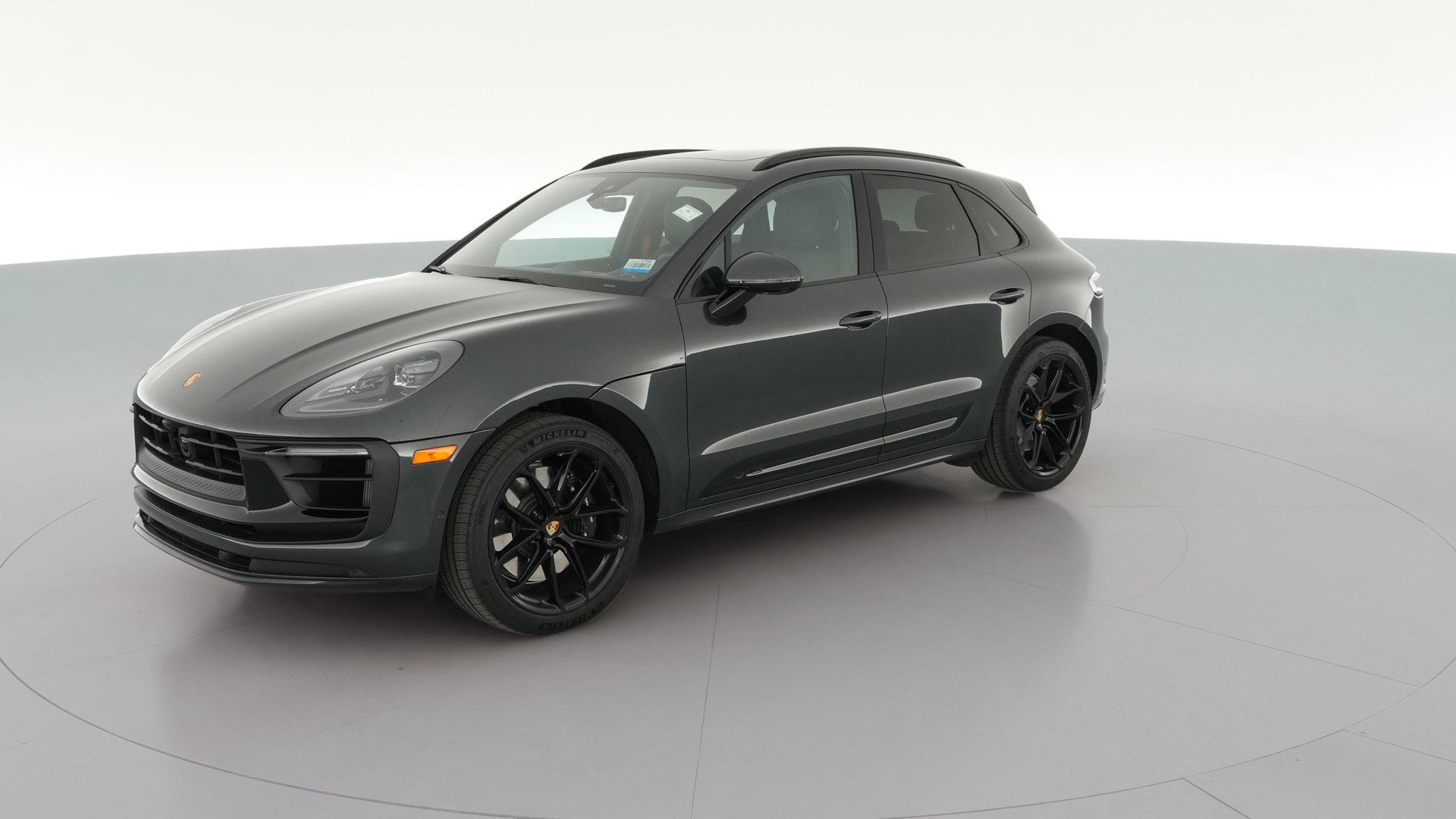 2024 Porsche Macan vehicle photo