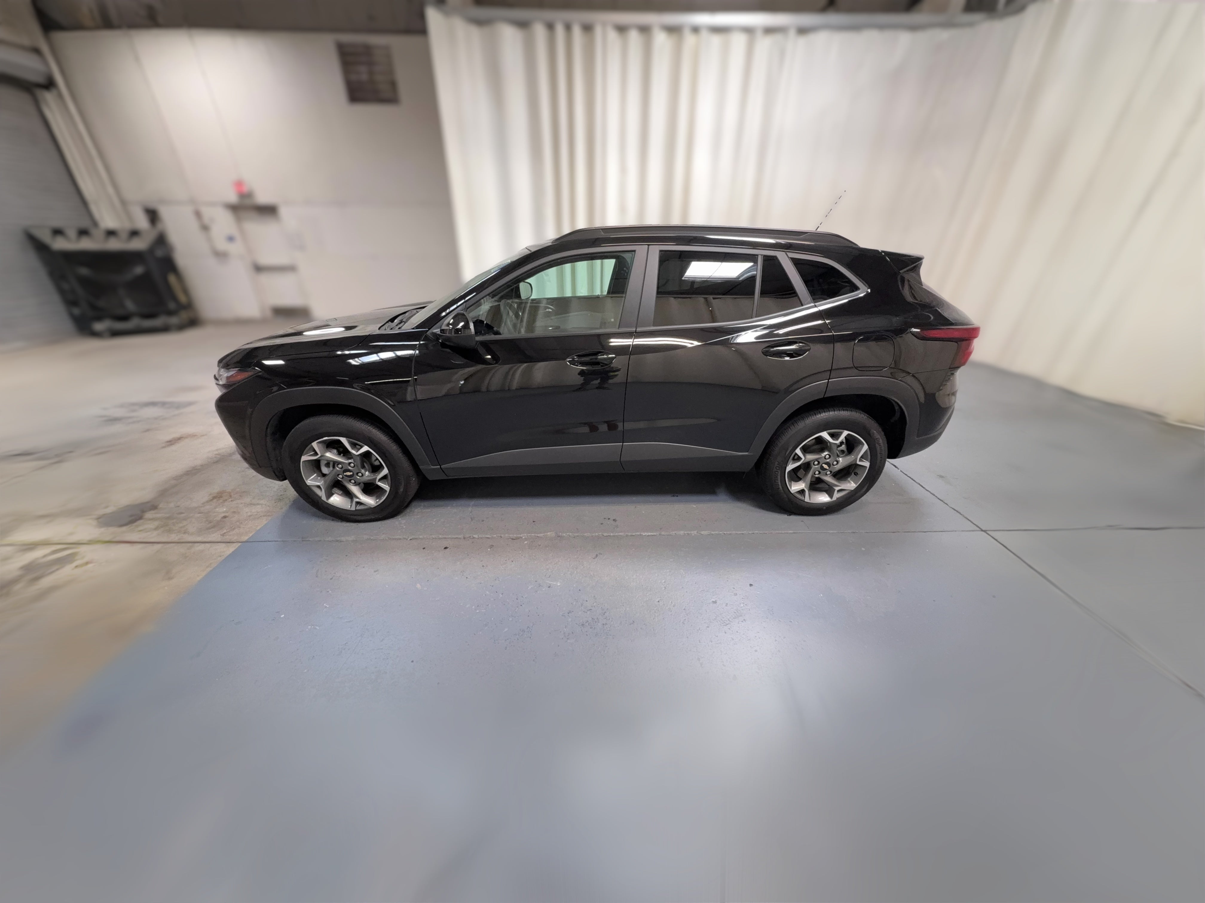 2025 Chevrolet Trax LT - Photo 25
