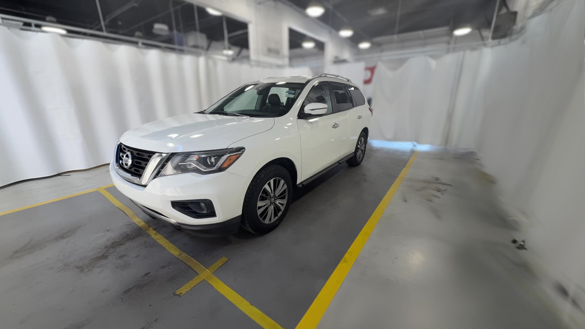 2019 Nissan Pathfinder vehicle photo