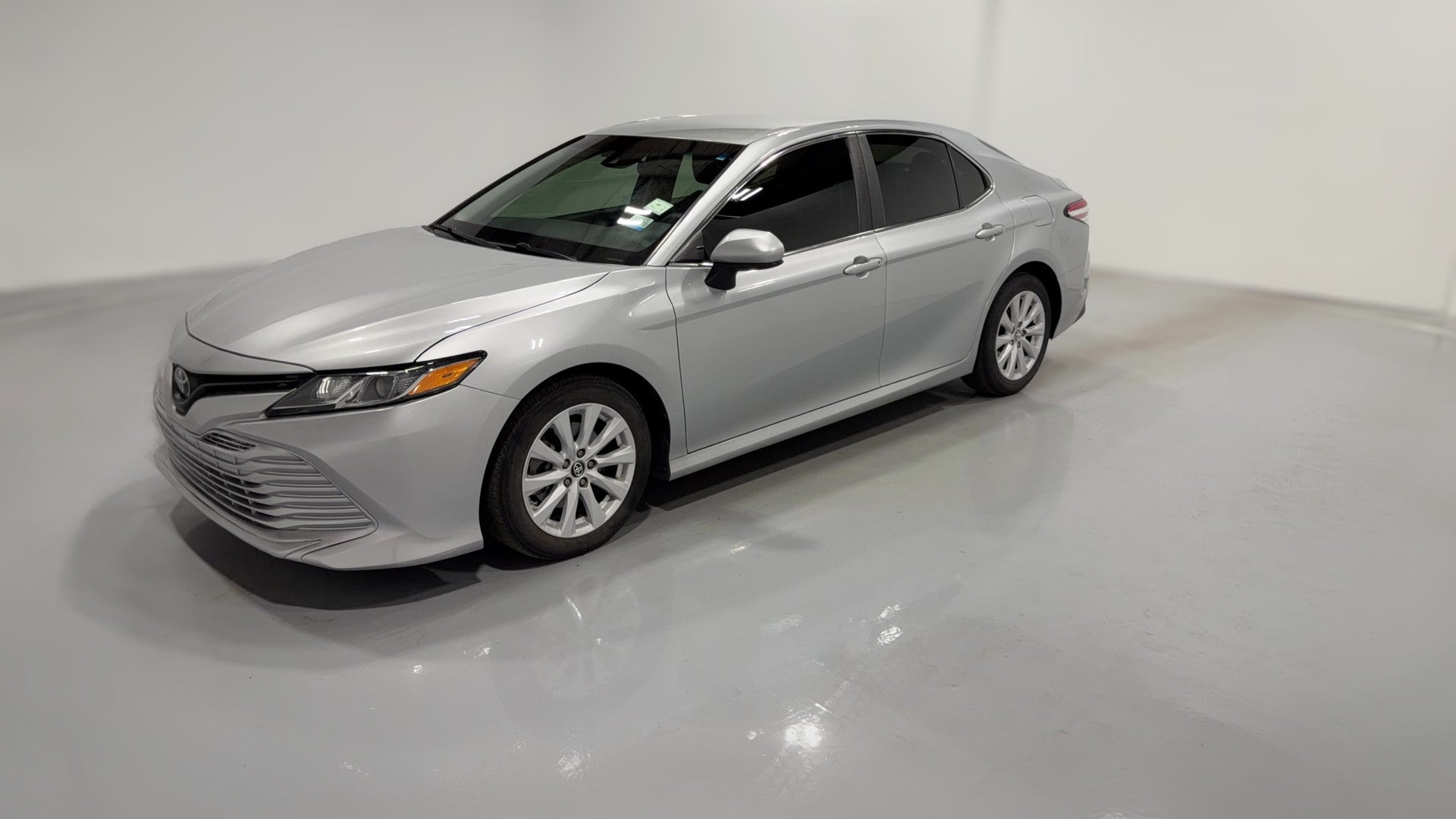 2018 Toyota Camry vehicle photo