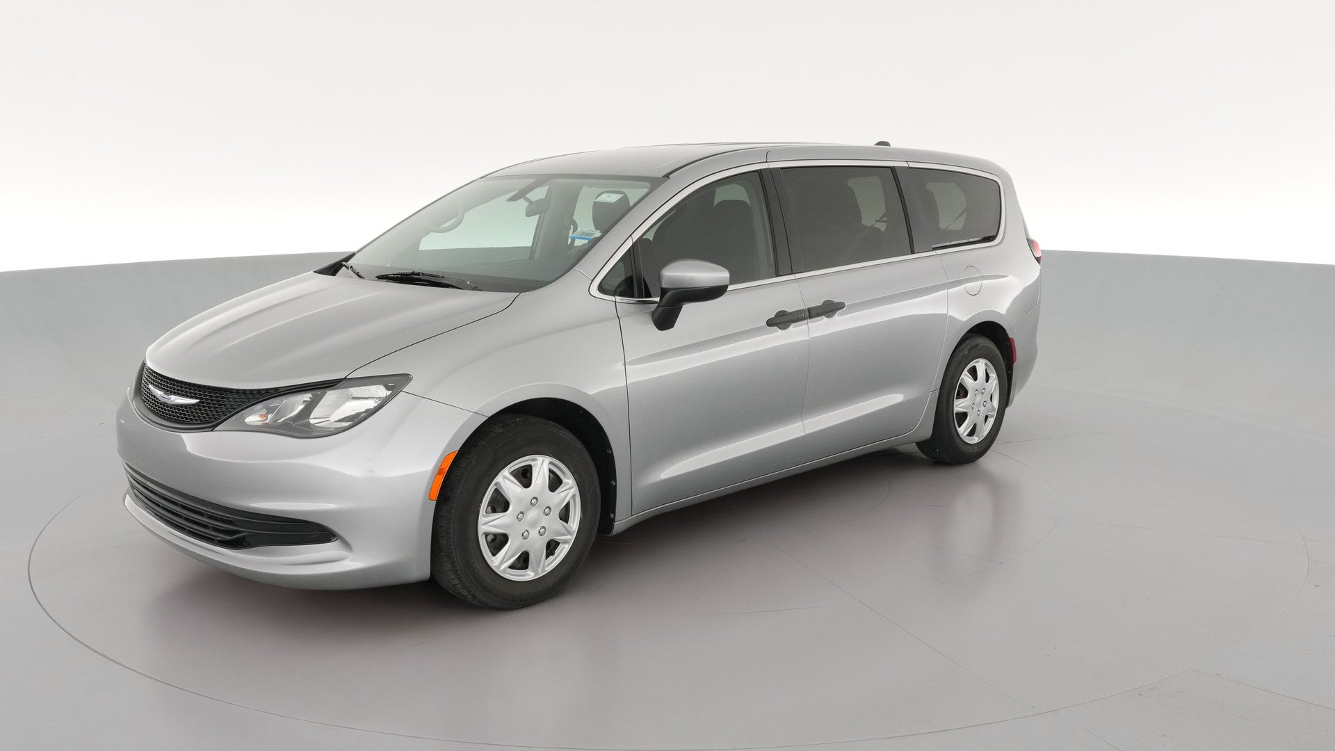 2020 Chrysler Voyager vehicle photo