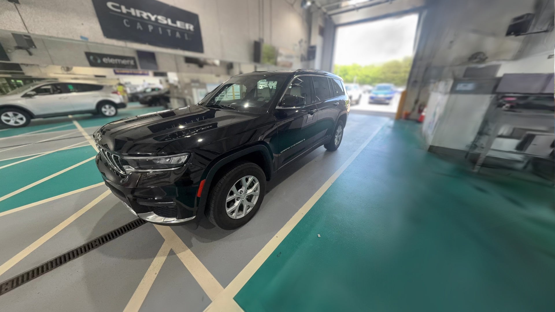 2023 Jeep Grand Cherokee L vehicle photo