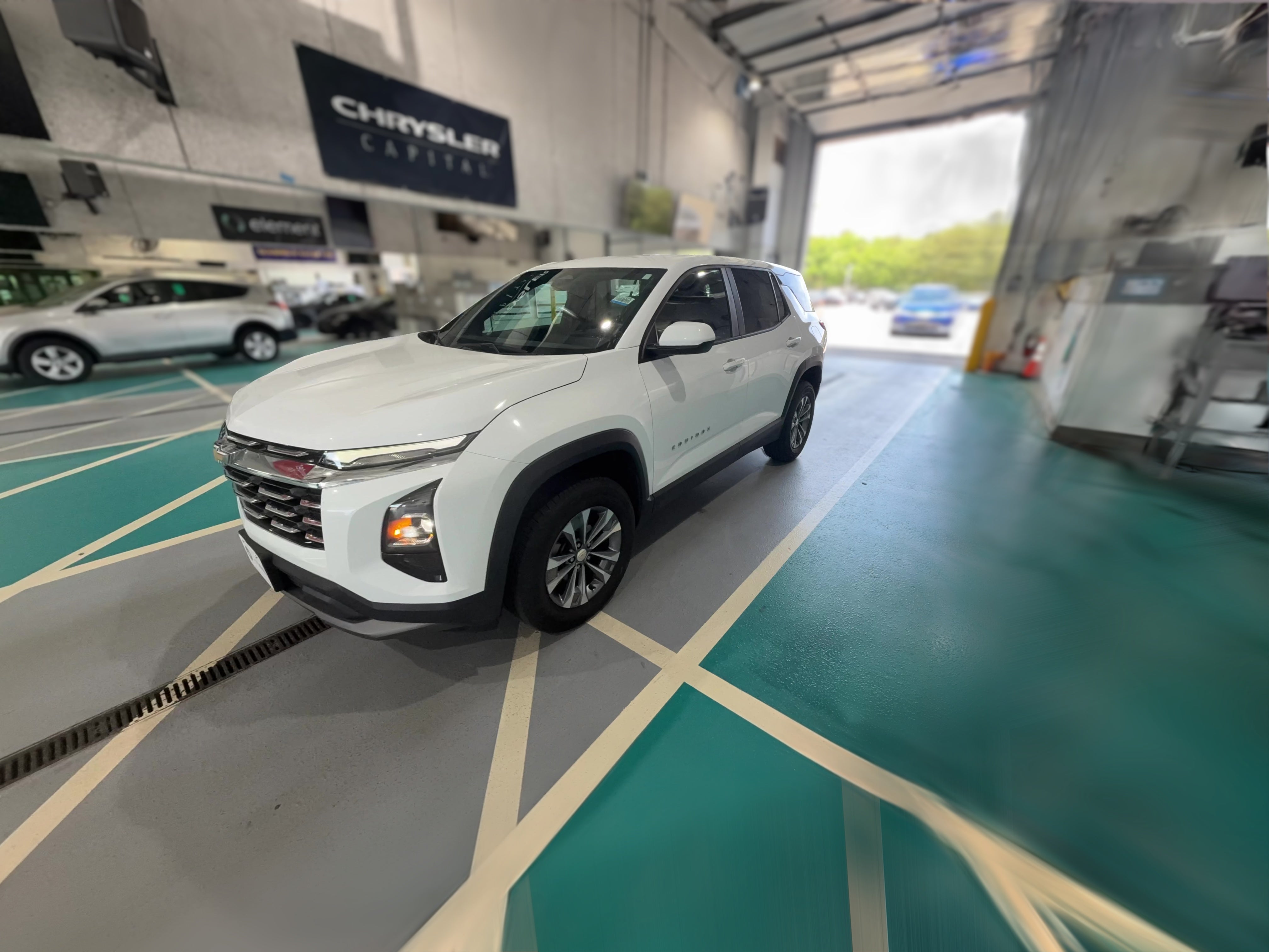 2025 Chevrolet Equinox LT - Photo 26