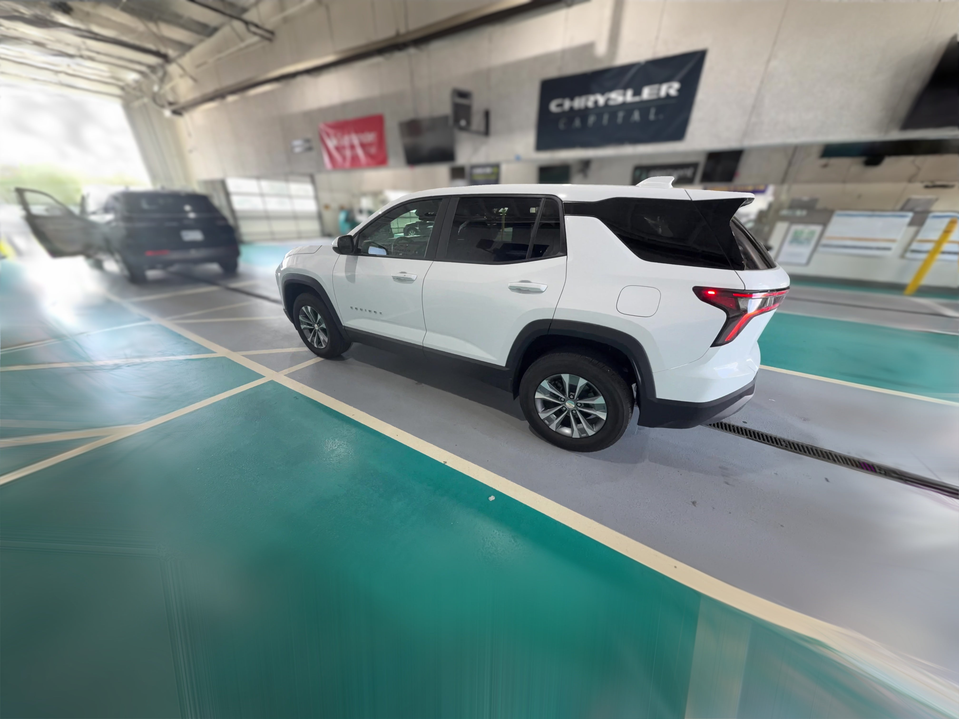 2025 Chevrolet Equinox LT - Photo 29