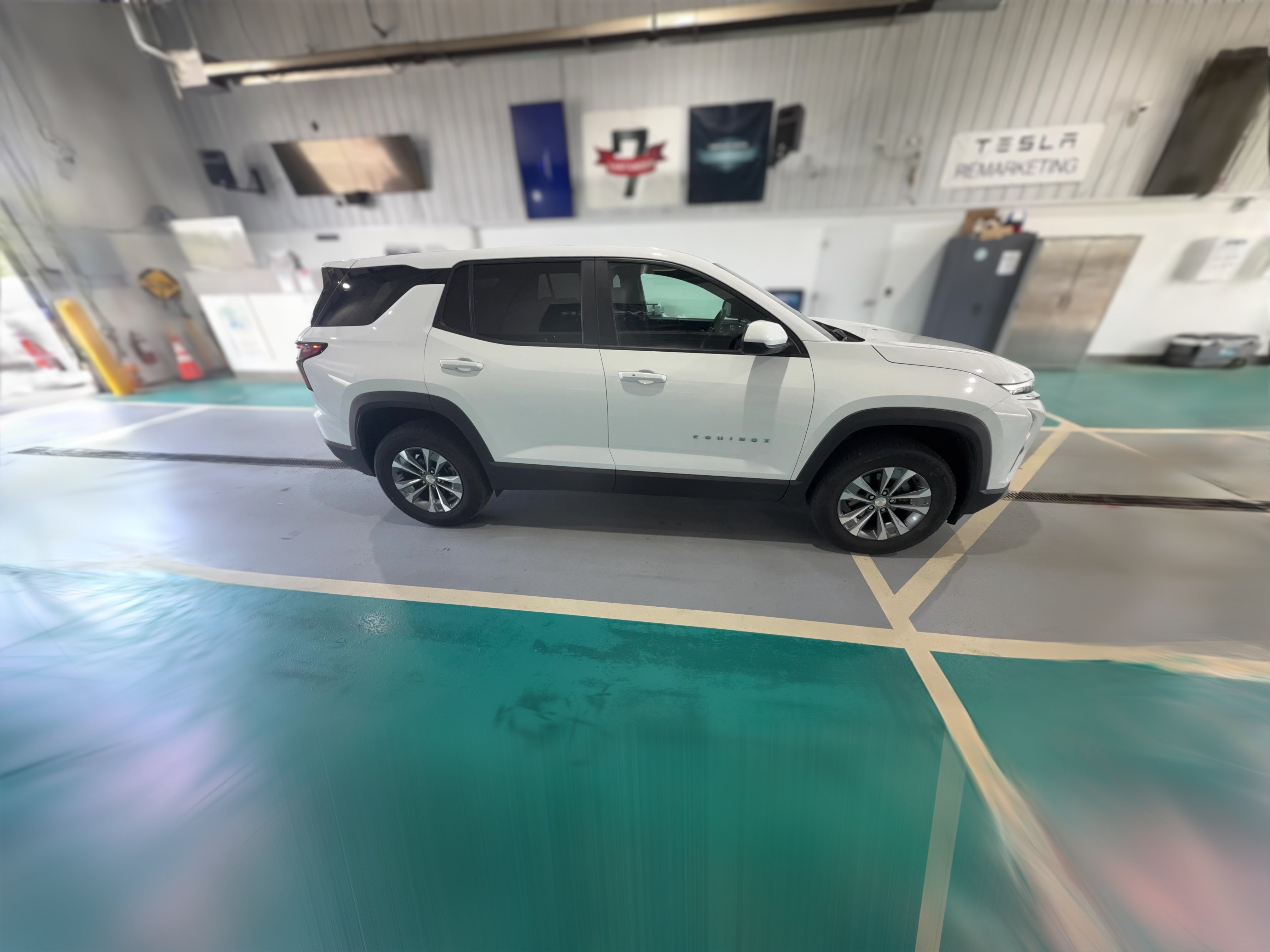 2025 Chevrolet Equinox LT - Photo 36