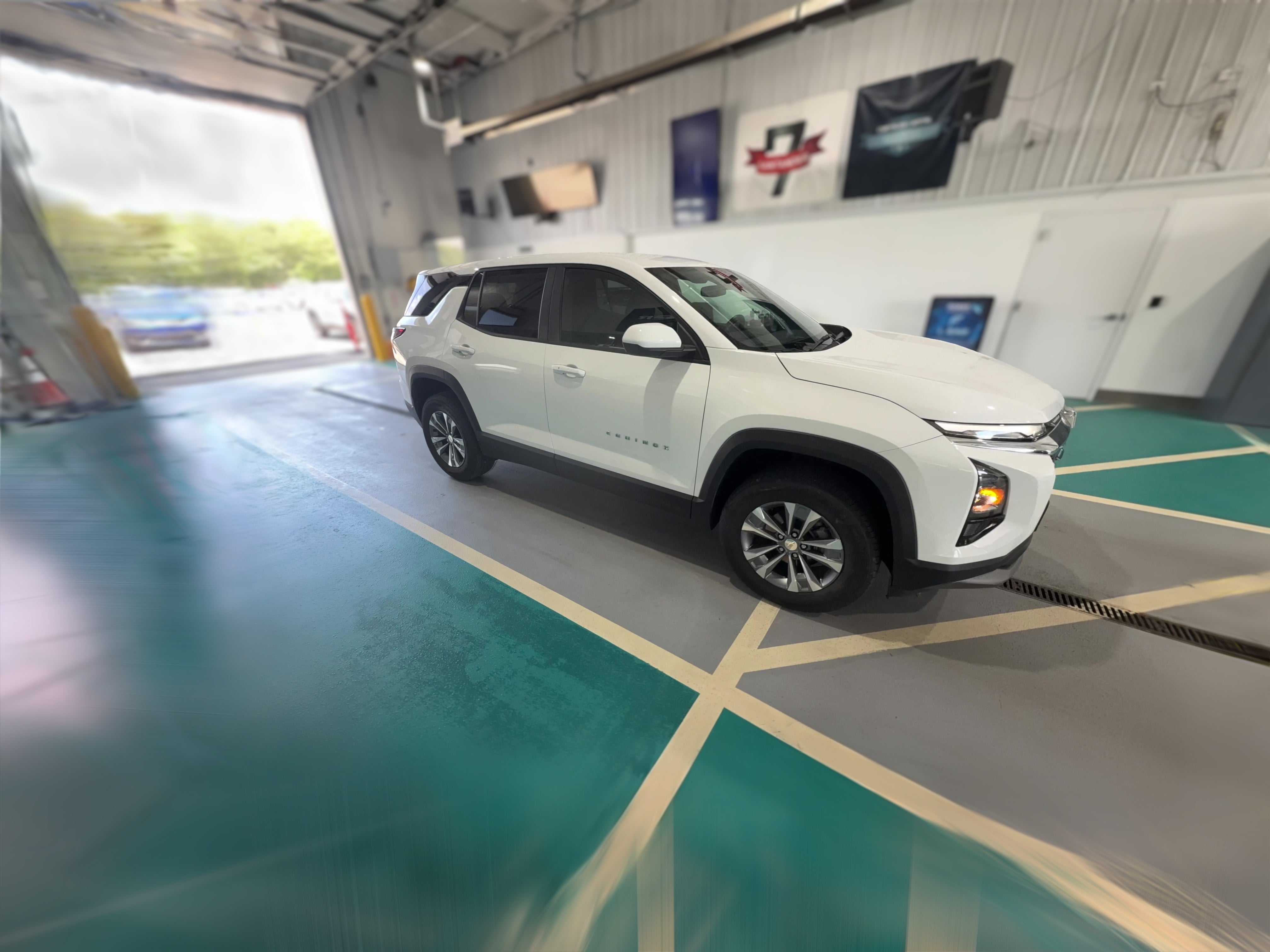 2025 Chevrolet Equinox LT - Photo 37