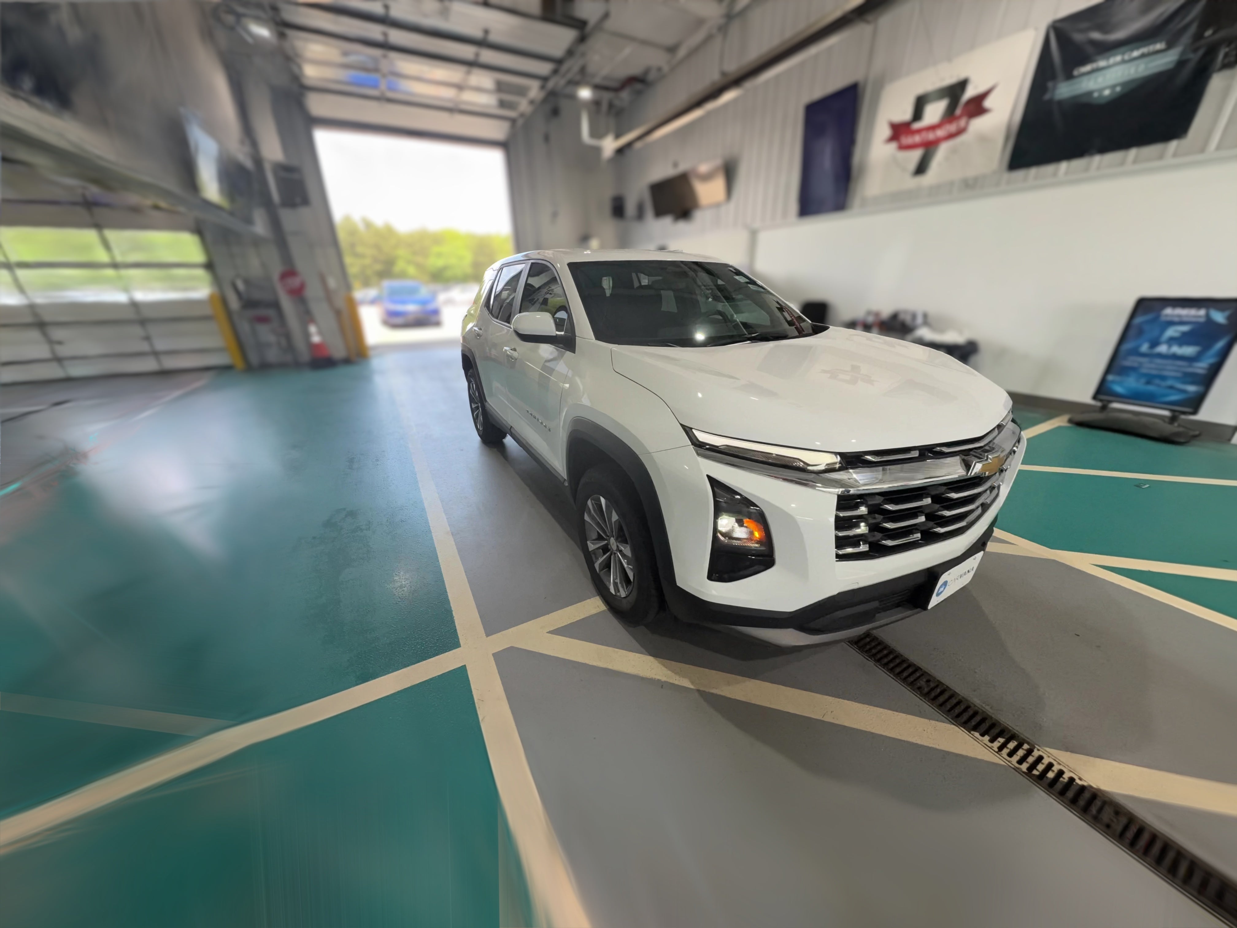 2025 Chevrolet Equinox LT - Photo 38