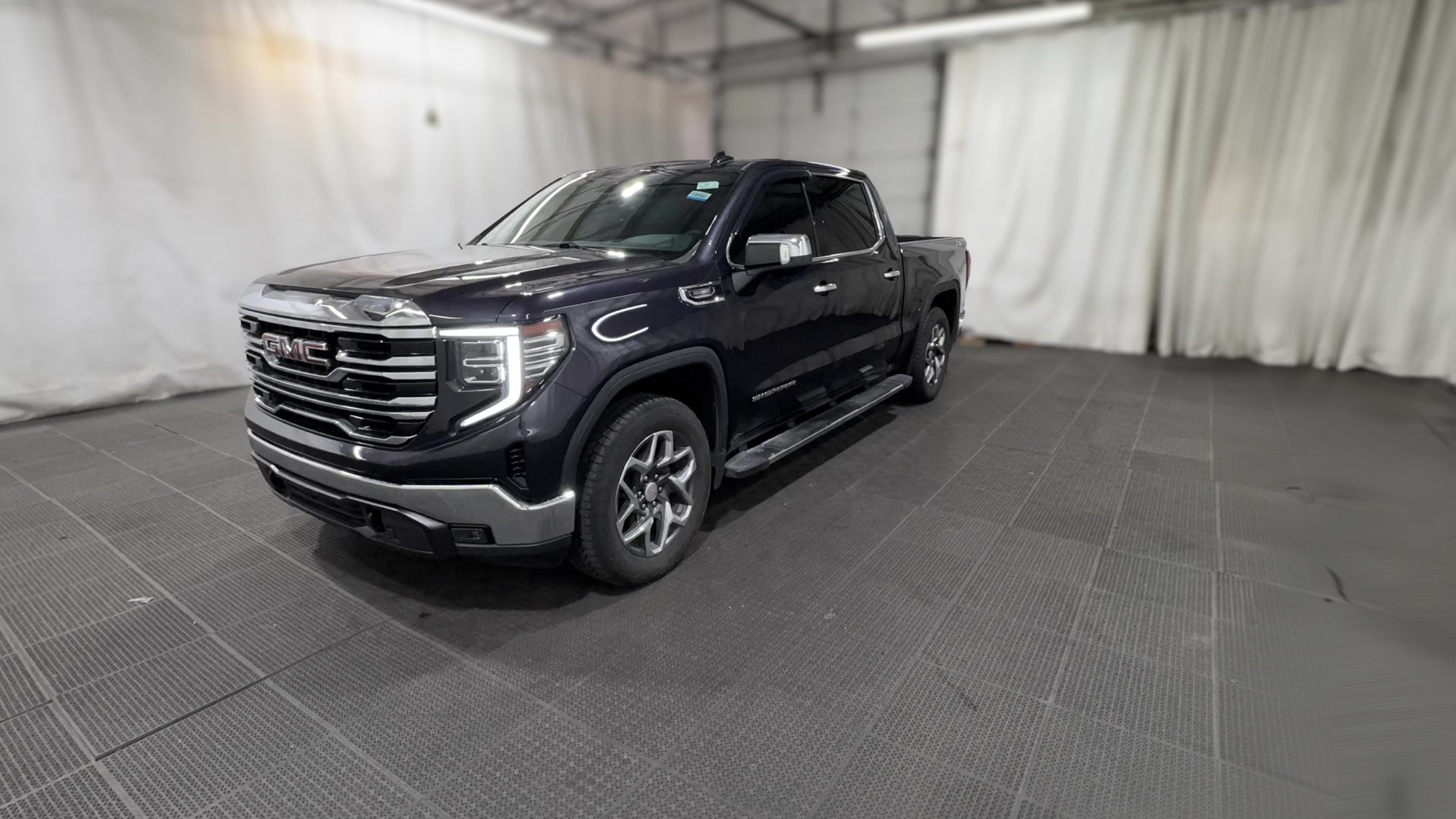 2023 GMC Sierra 1500 Crew Cab vehicle photo