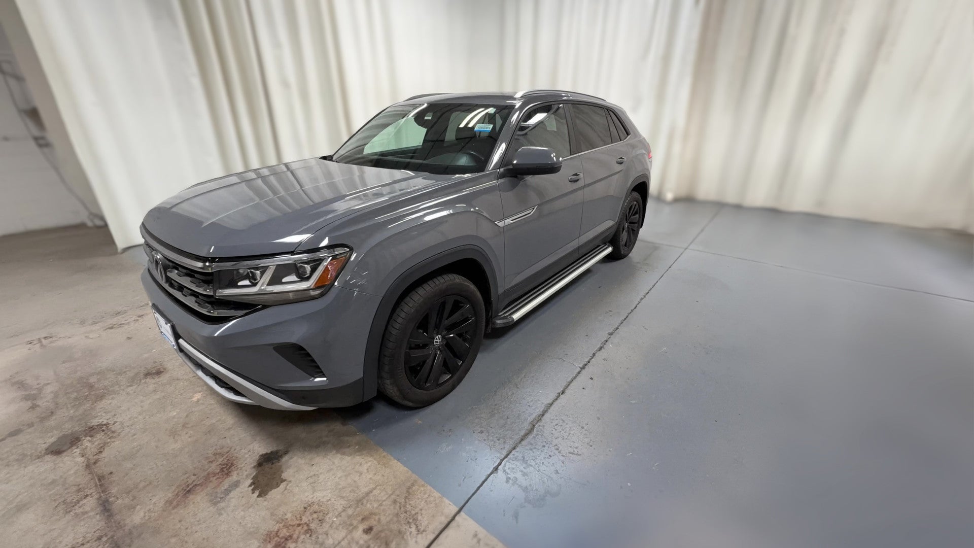 2021 Volkswagen Atlas Cross Sport vehicle photo