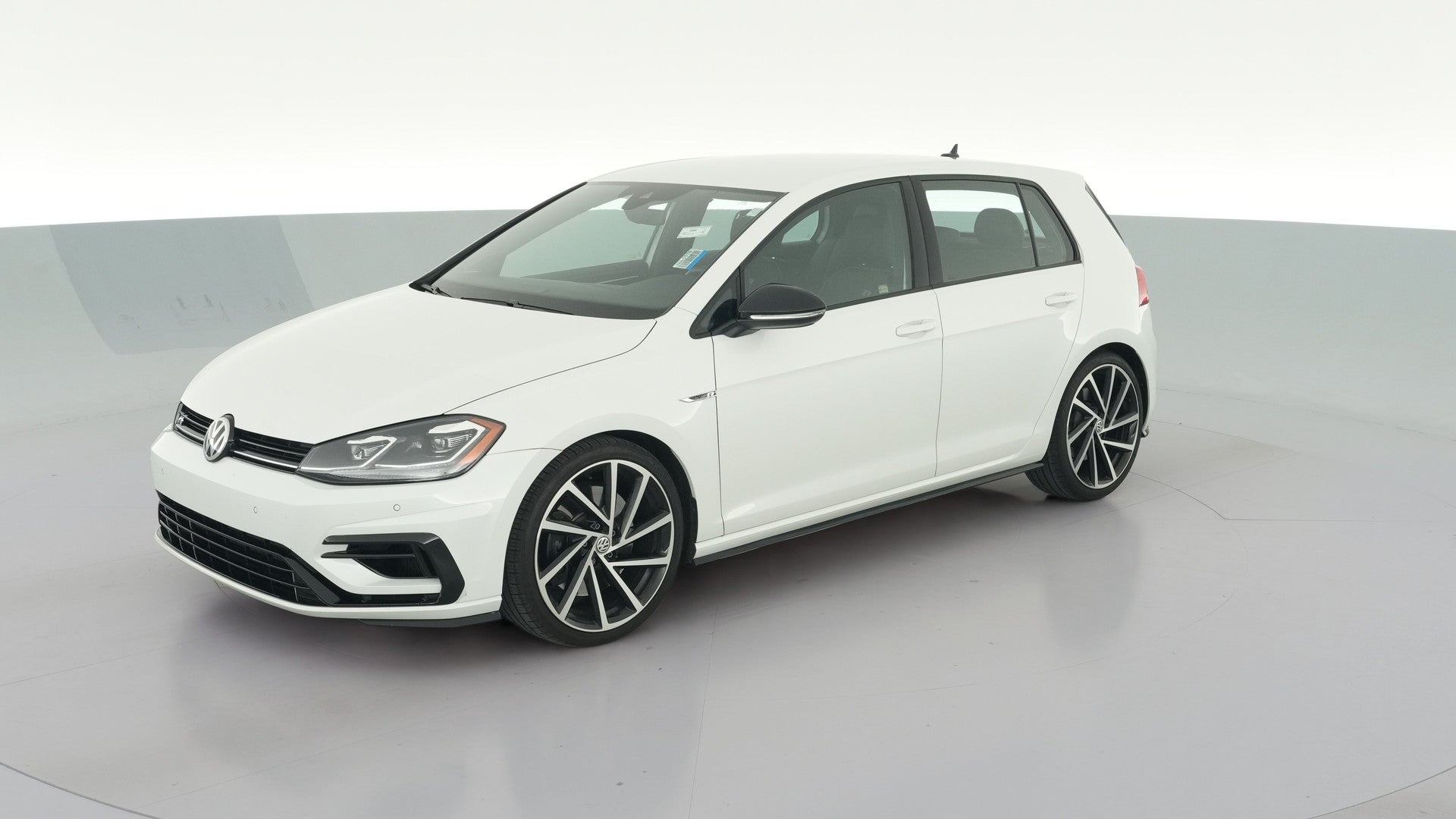 2019 Volkswagen Golf R vehicle photo