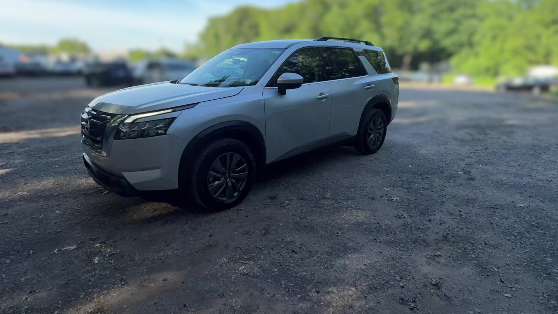 2025 Nissan Pathfinder vehicle photo