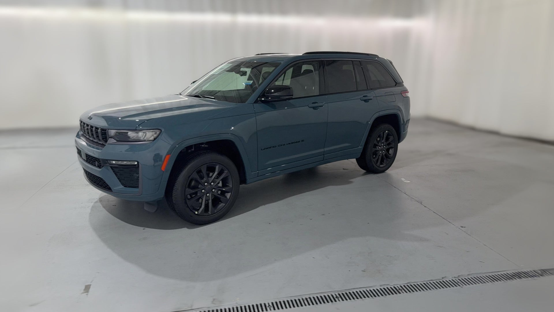 2026 Jeep Grand Cherokee vehicle photo