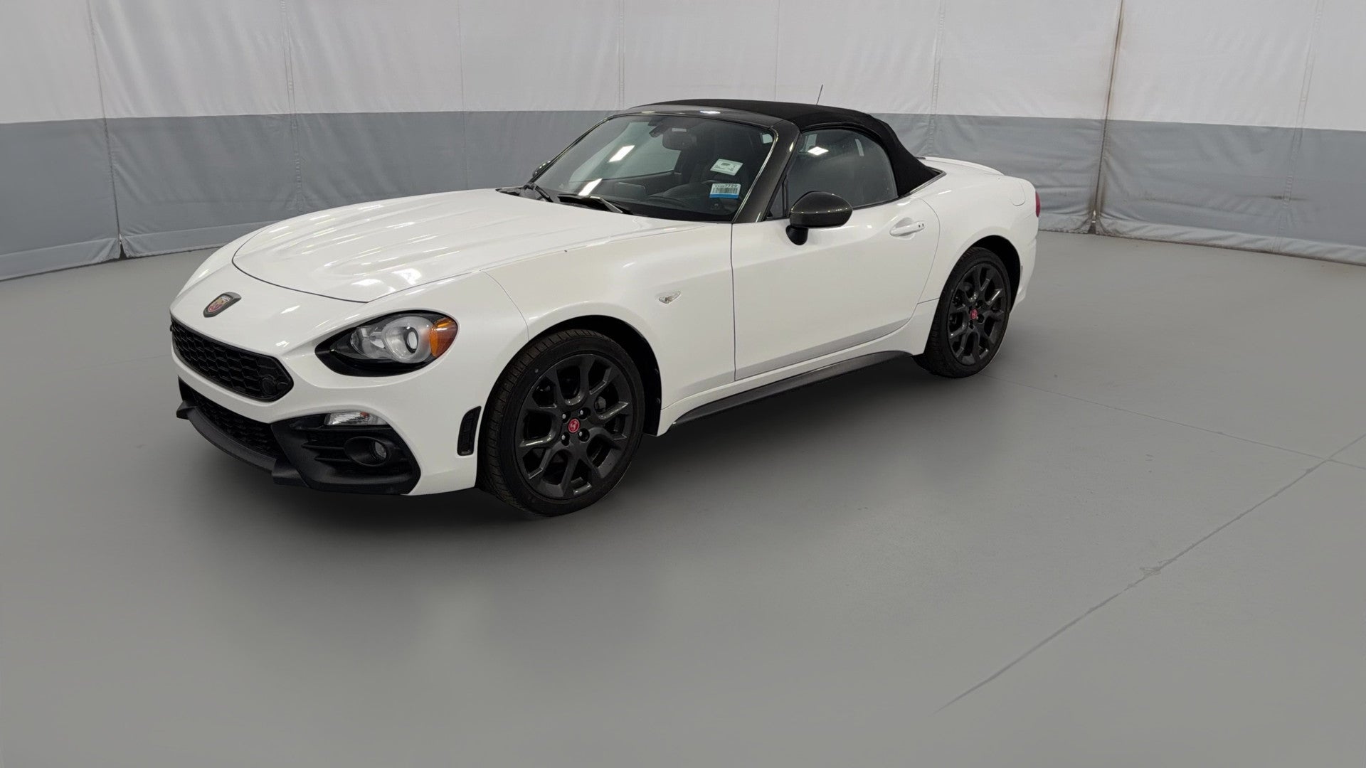 2019 FIAT 124 Spider vehicle photo
