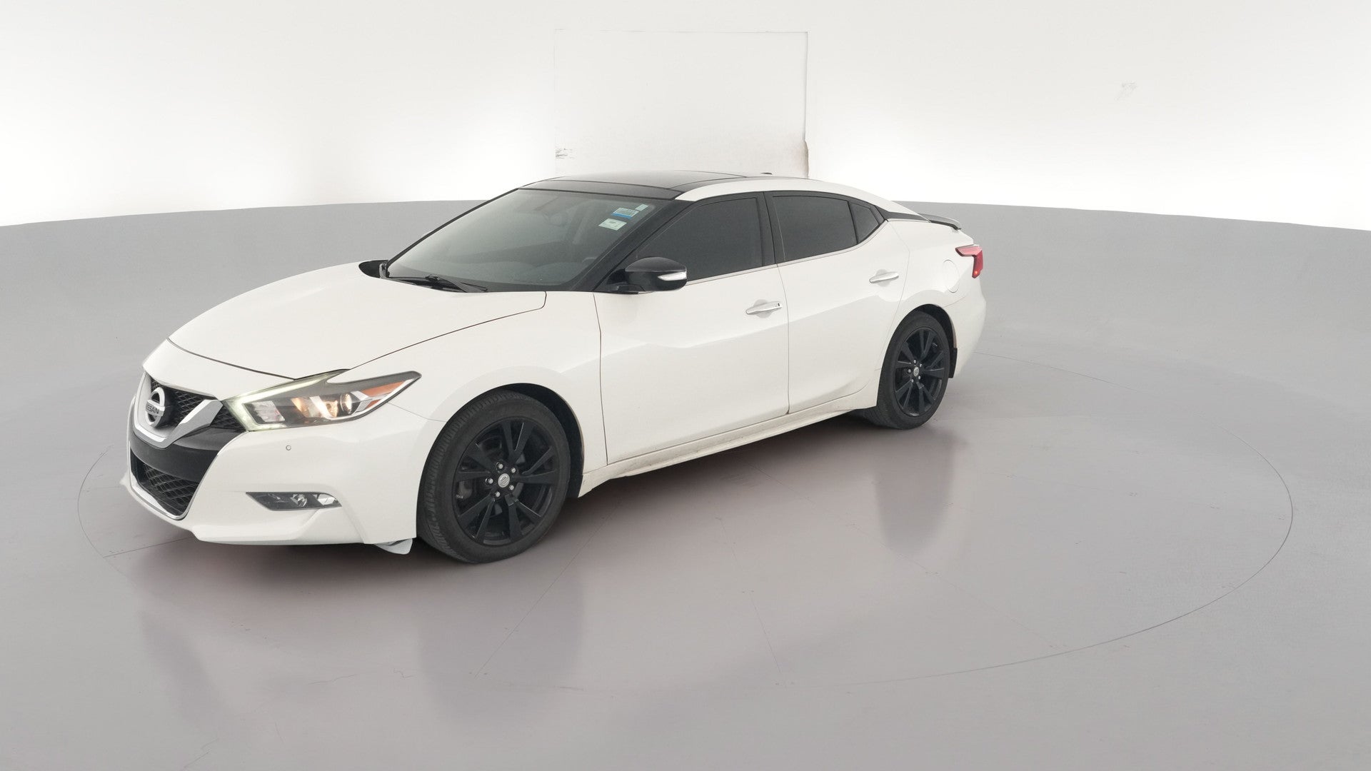 2017 Nissan Maxima vehicle photo