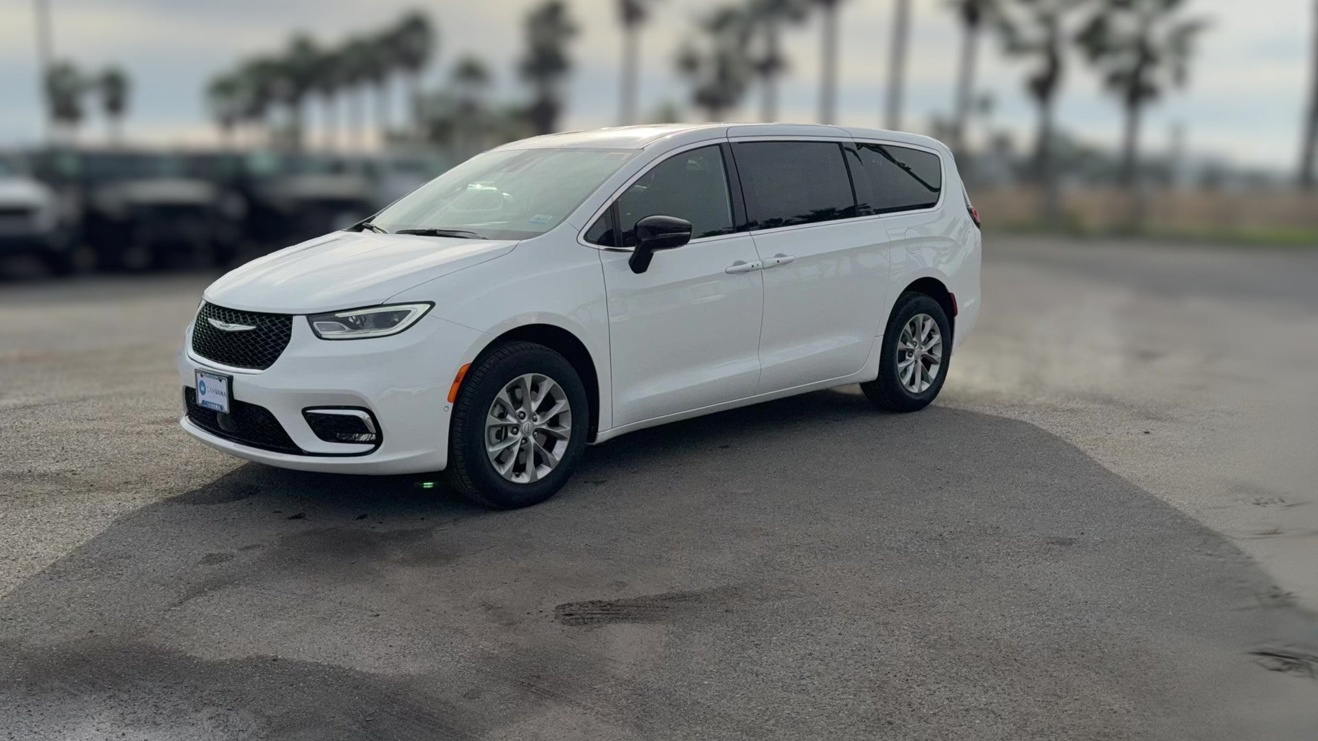 2026 Chrysler Pacifica vehicle photo