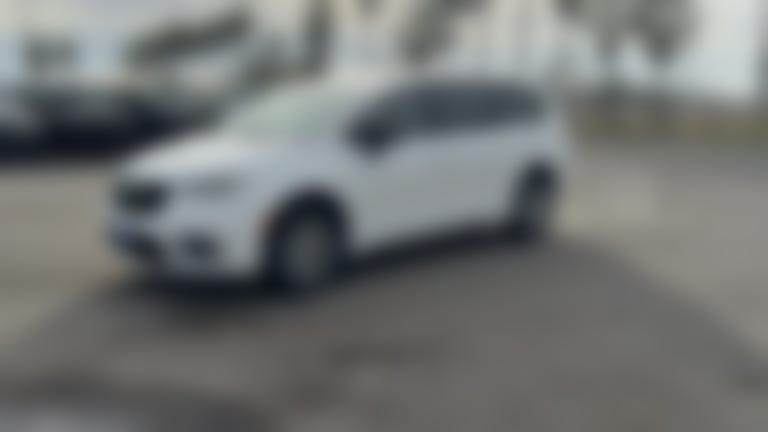 2026 Chrysler Pacifica vehicle photo