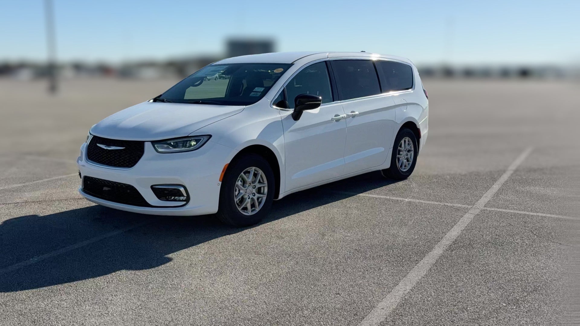 2026 Chrysler Pacifica vehicle photo