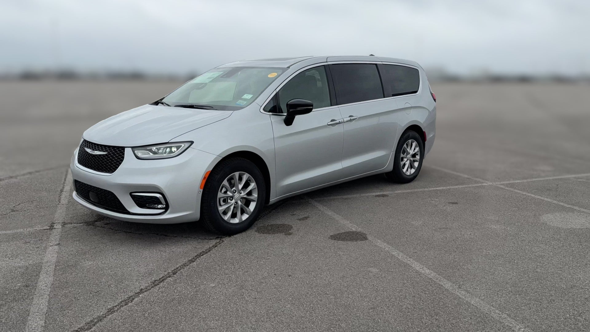 2026 Chrysler Pacifica vehicle photo