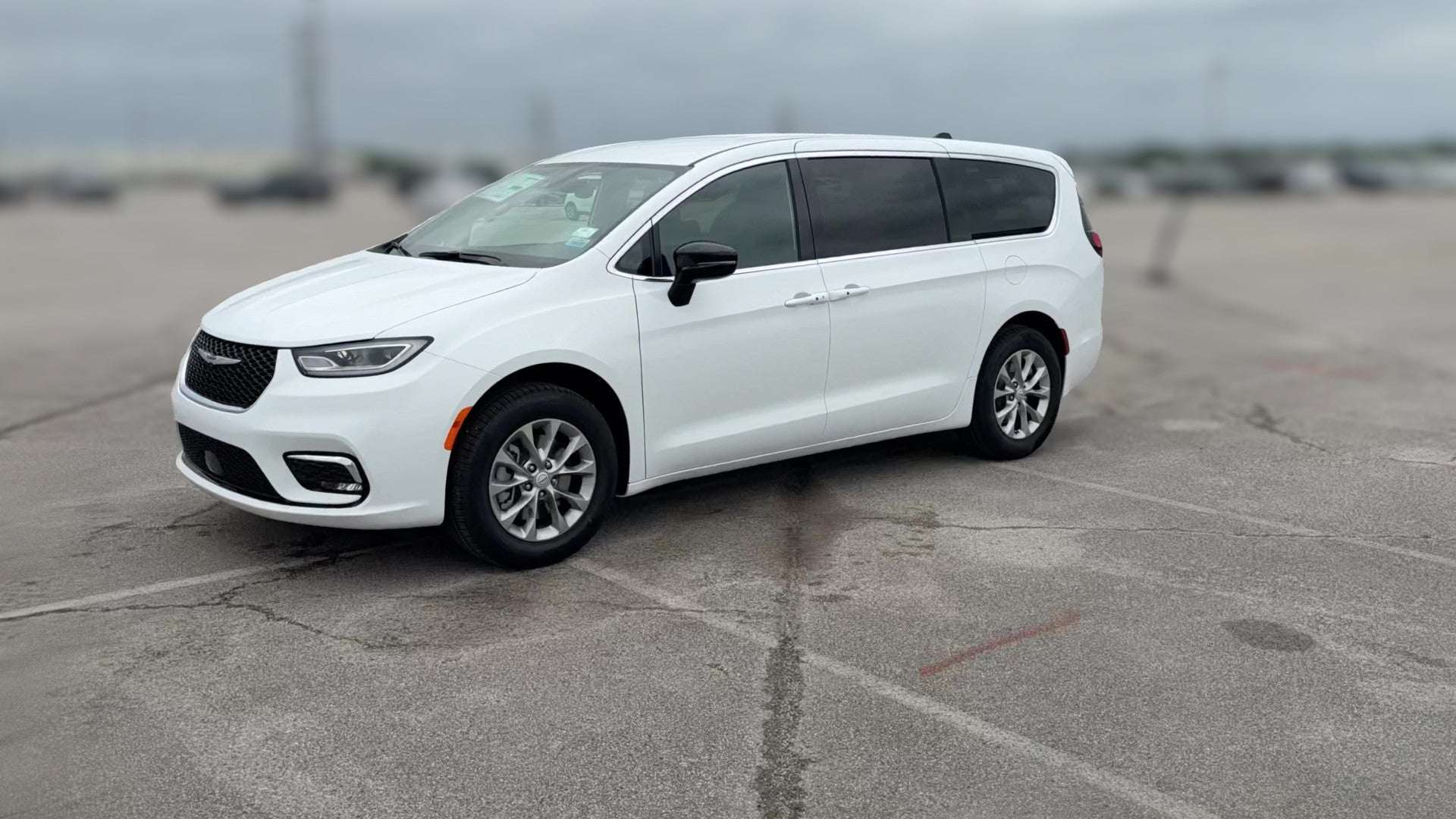 2026 Chrysler Pacifica vehicle photo