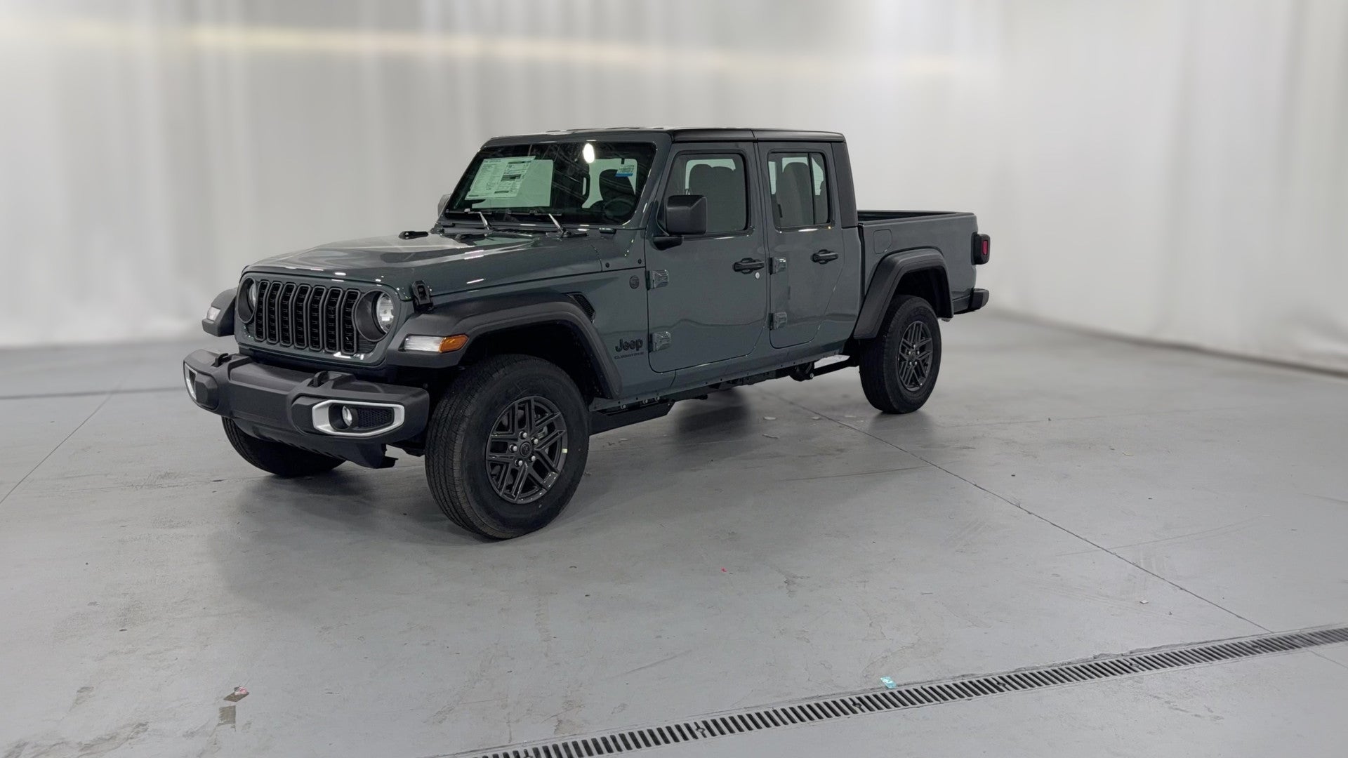 2026 Jeep Gladiator vehicle photo