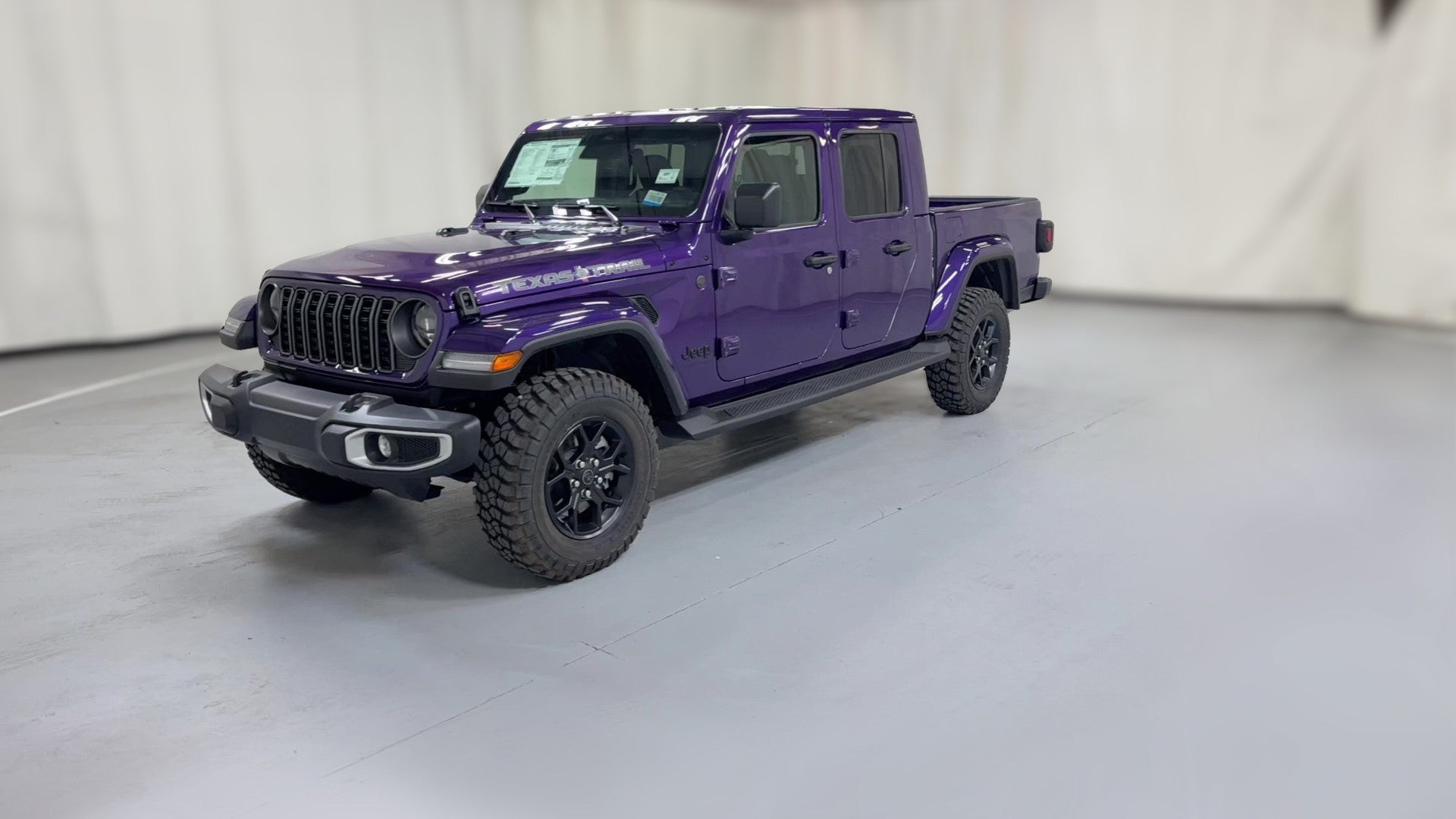 2026 Jeep Gladiator vehicle photo