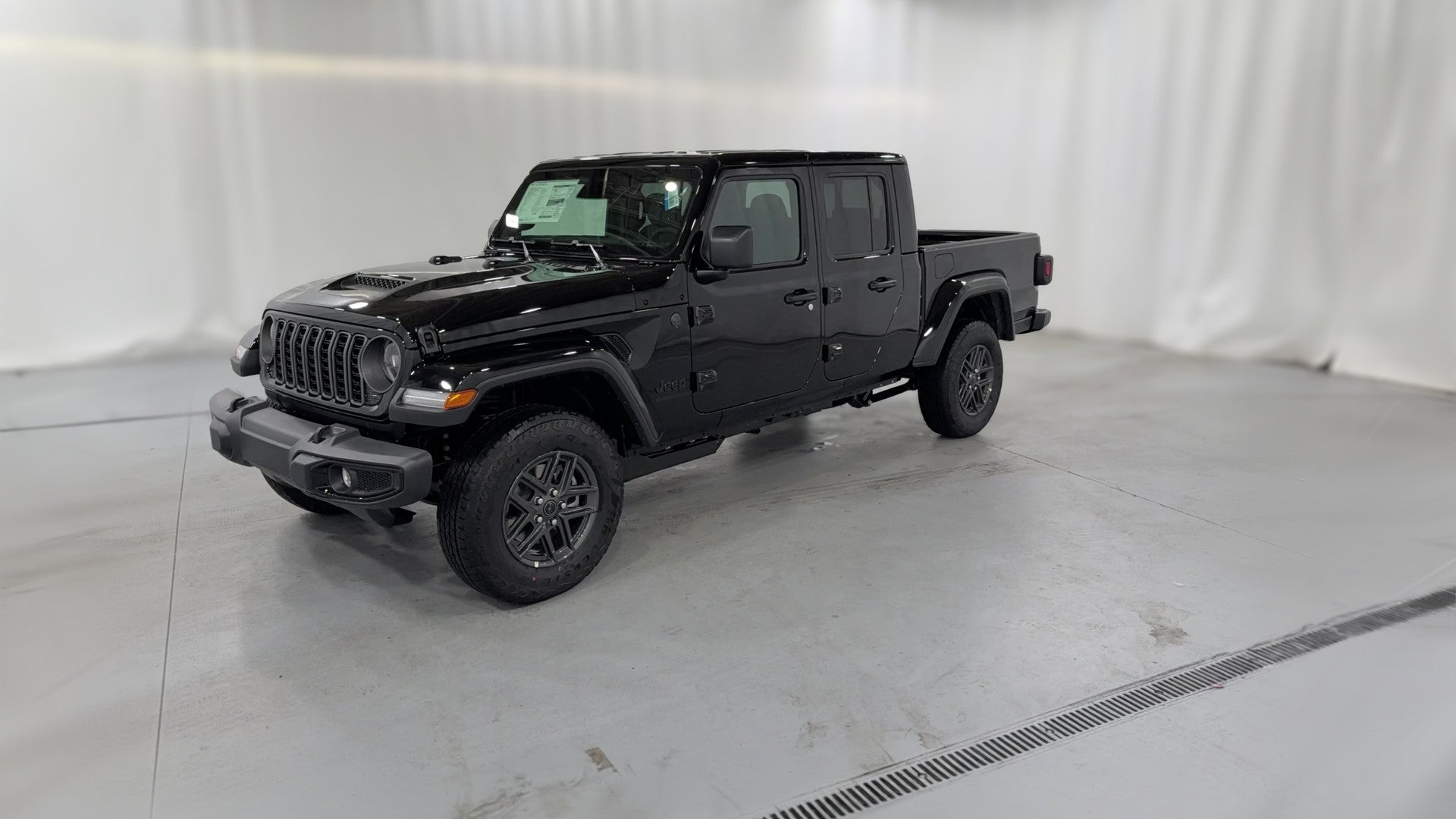 2026 Jeep Gladiator vehicle photo