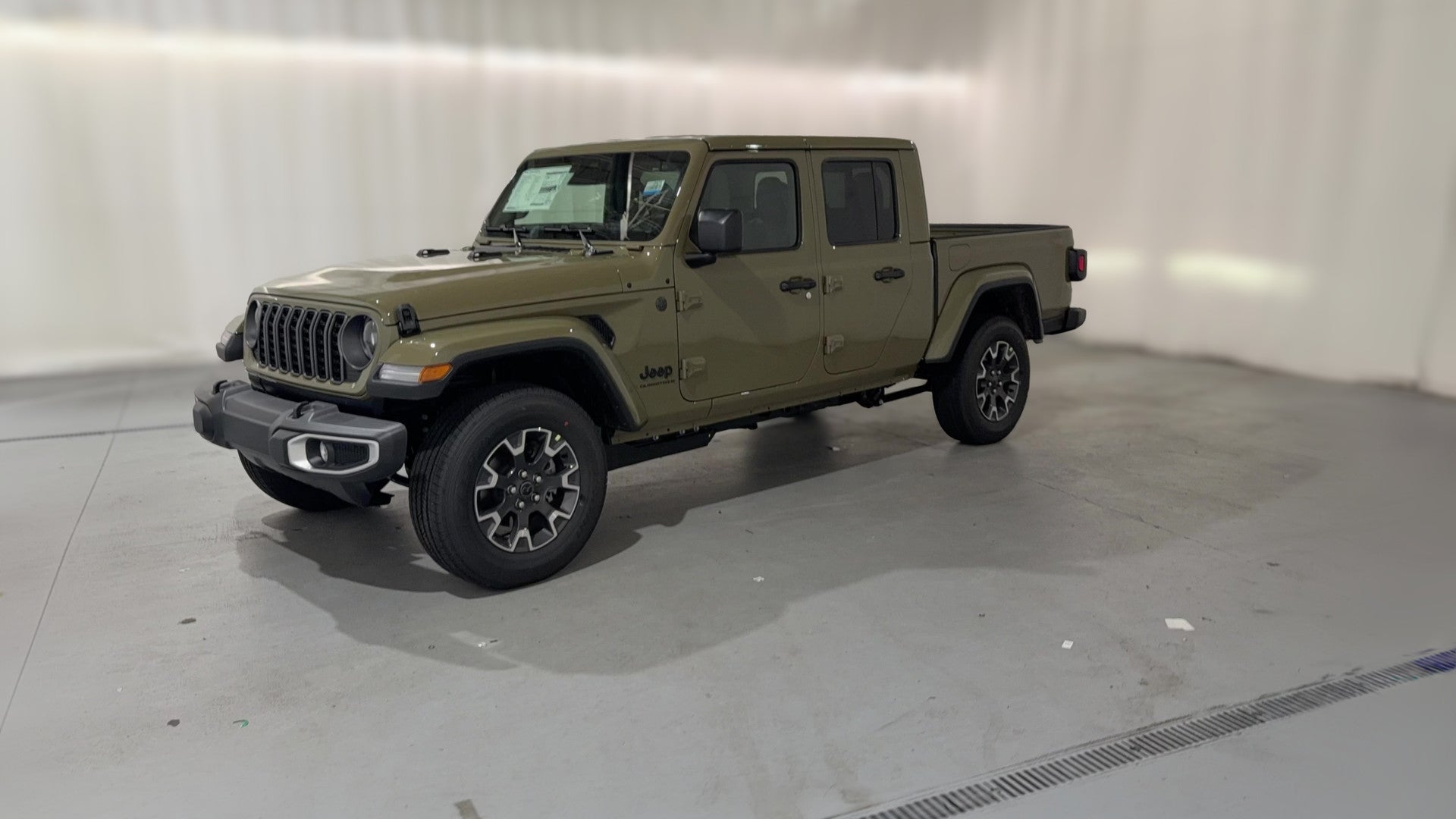 2026 Jeep Gladiator vehicle photo
