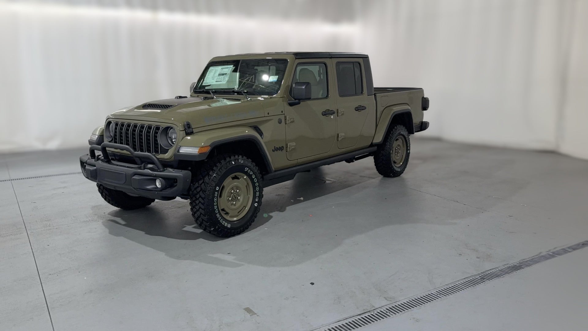 2026 Jeep Gladiator vehicle photo