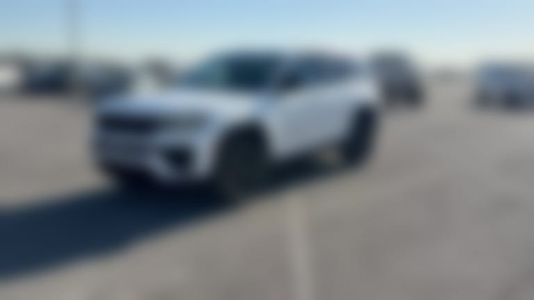 2026 Jeep Grand Cherokee vehicle photo