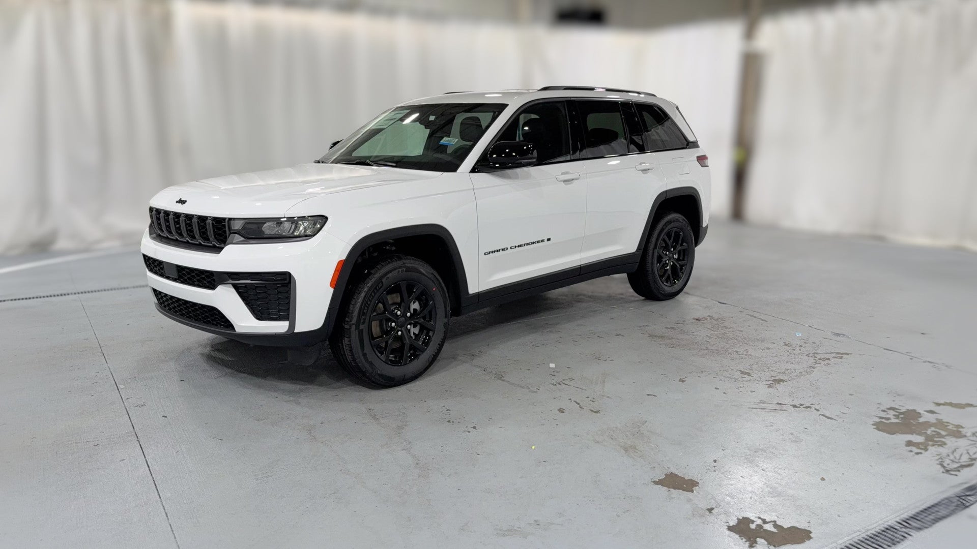 2026 Jeep Grand Cherokee vehicle photo