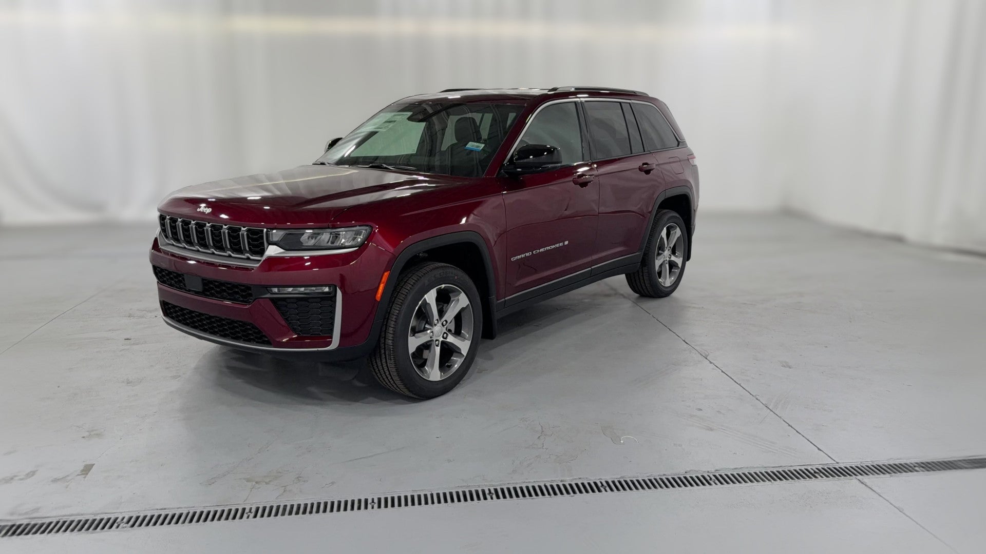 2026 Jeep Grand Cherokee vehicle photo