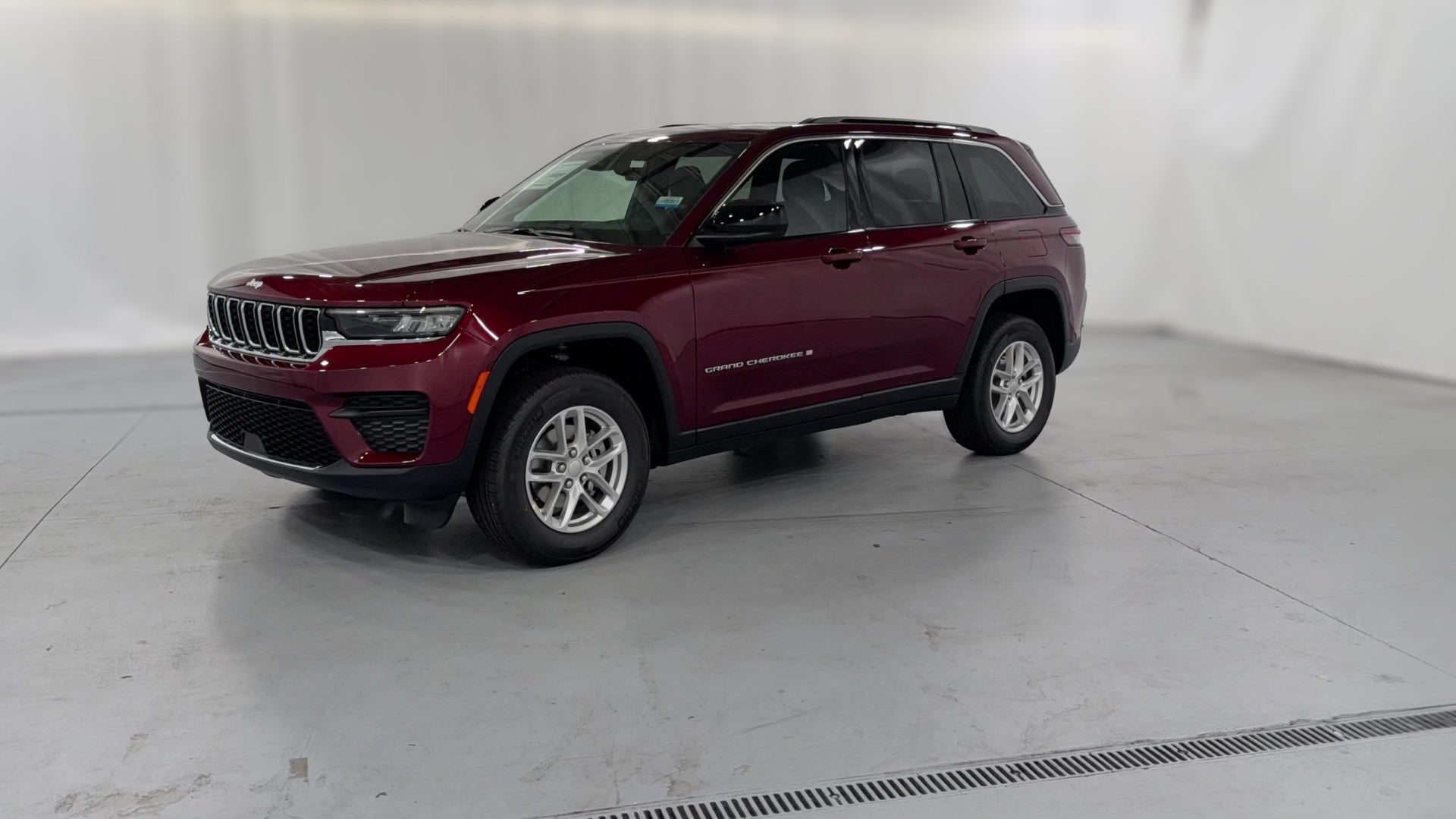 2026 Jeep Grand Cherokee vehicle photo
