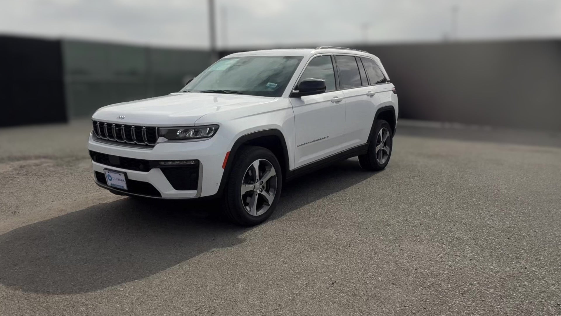 2026 Jeep Grand Cherokee vehicle photo