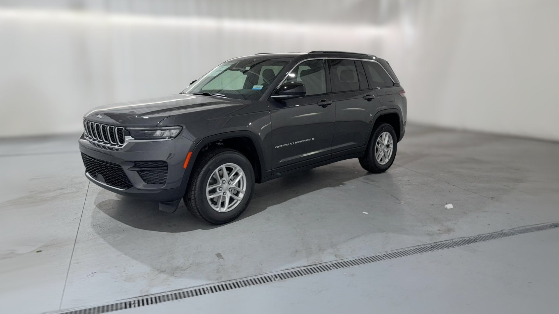 2026 Jeep Grand Cherokee vehicle photo